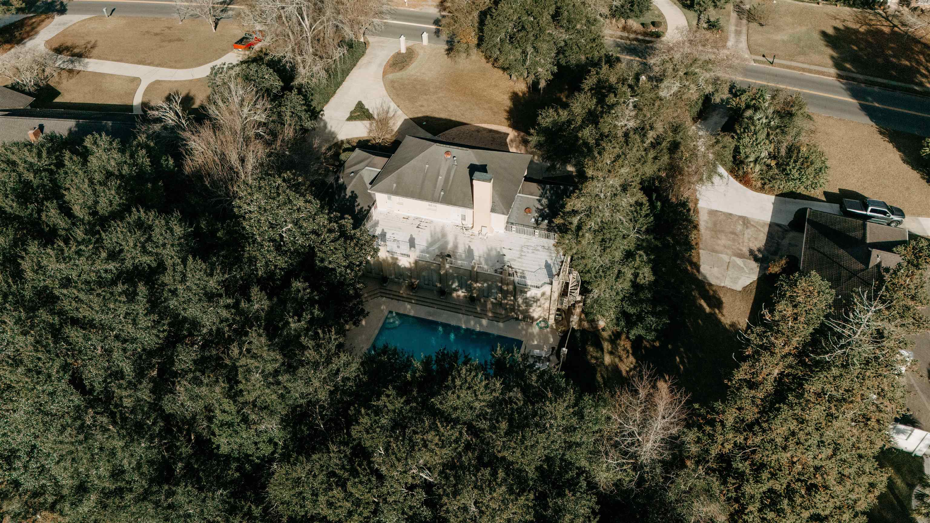 2813 N Shamrock