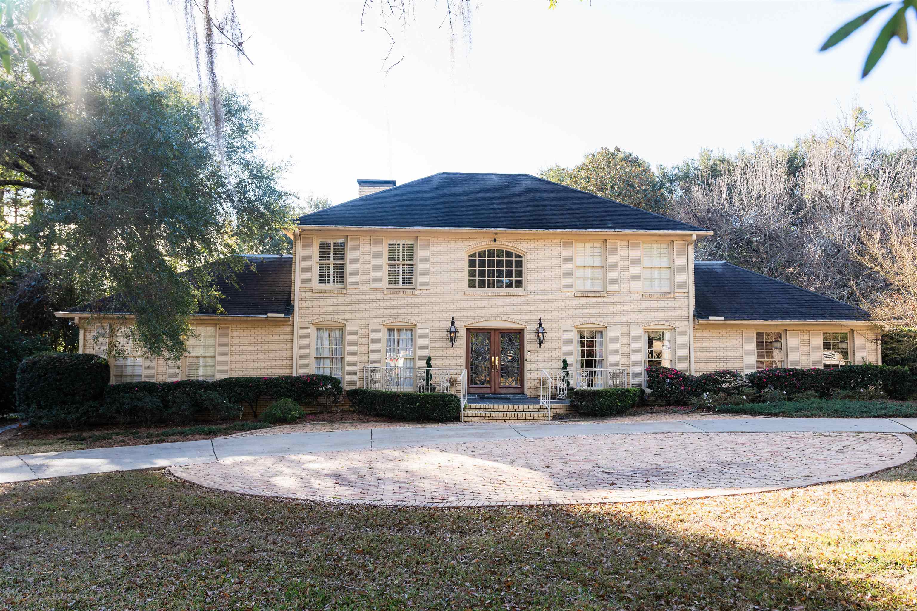 2813 N Shamrock
