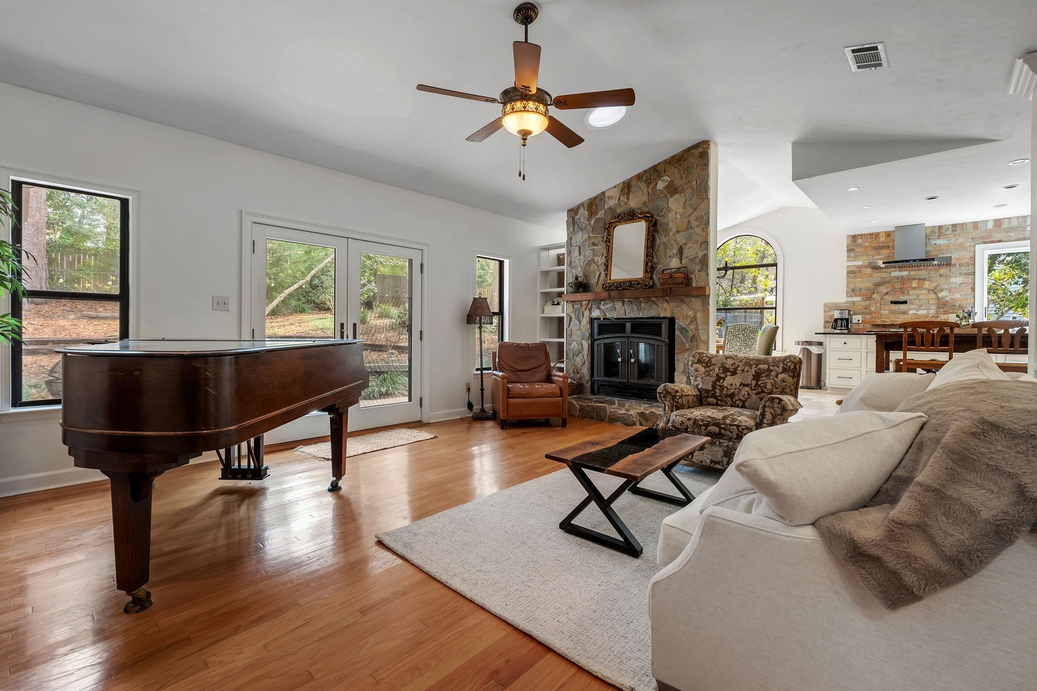 1521 Kessel Drive