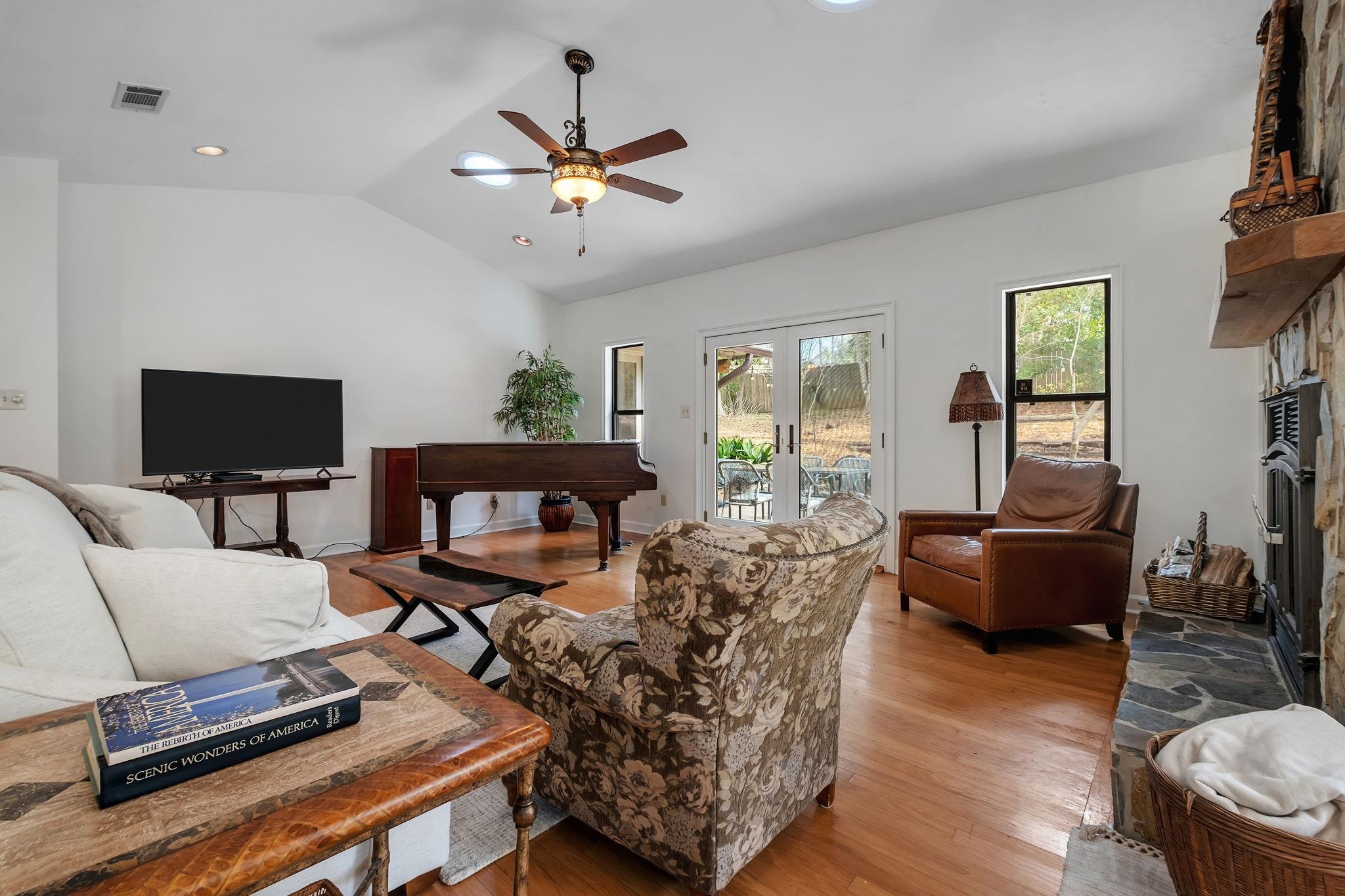 1521 Kessel Drive