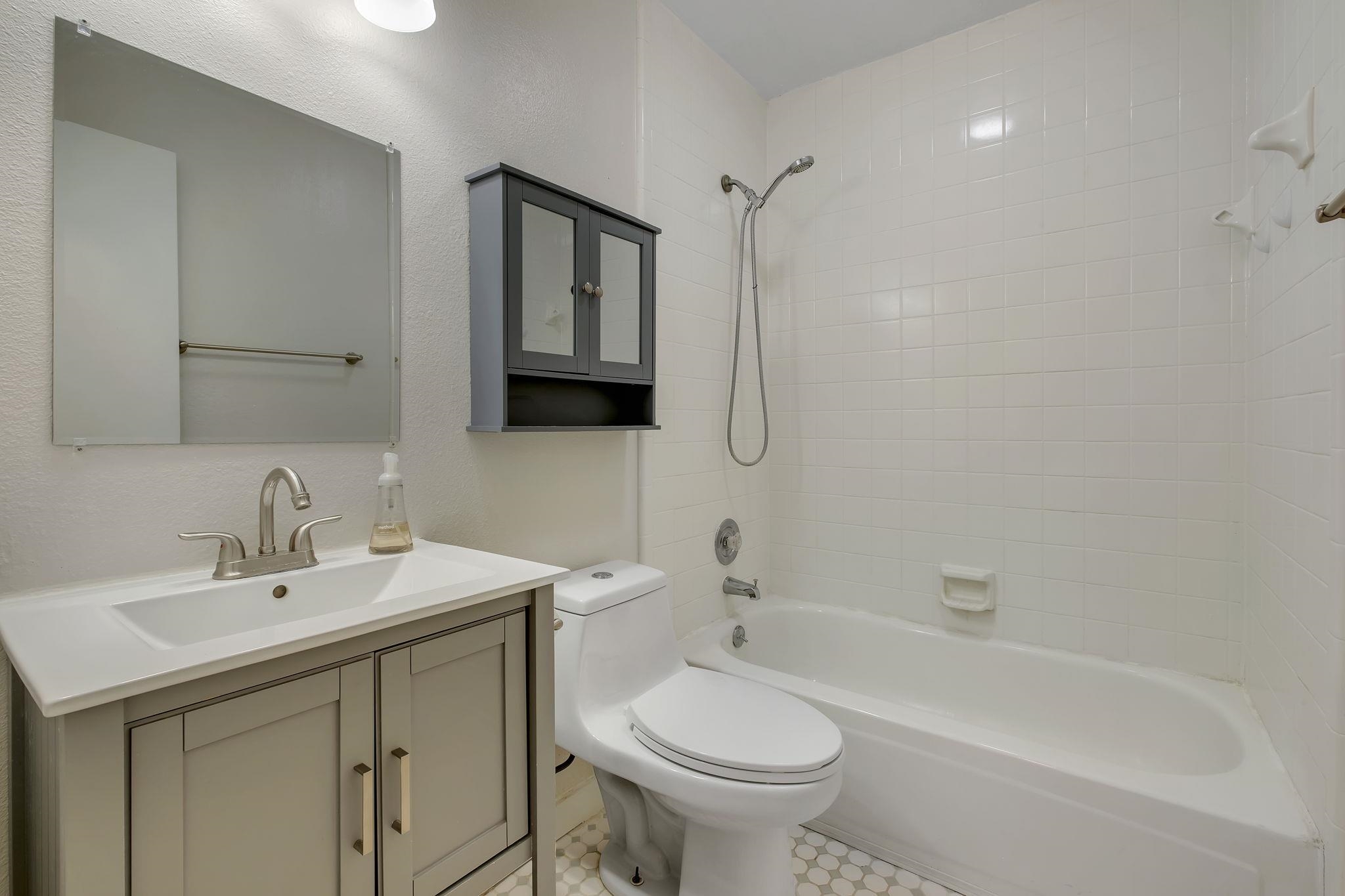 810 ALLIEGOOD Avenue