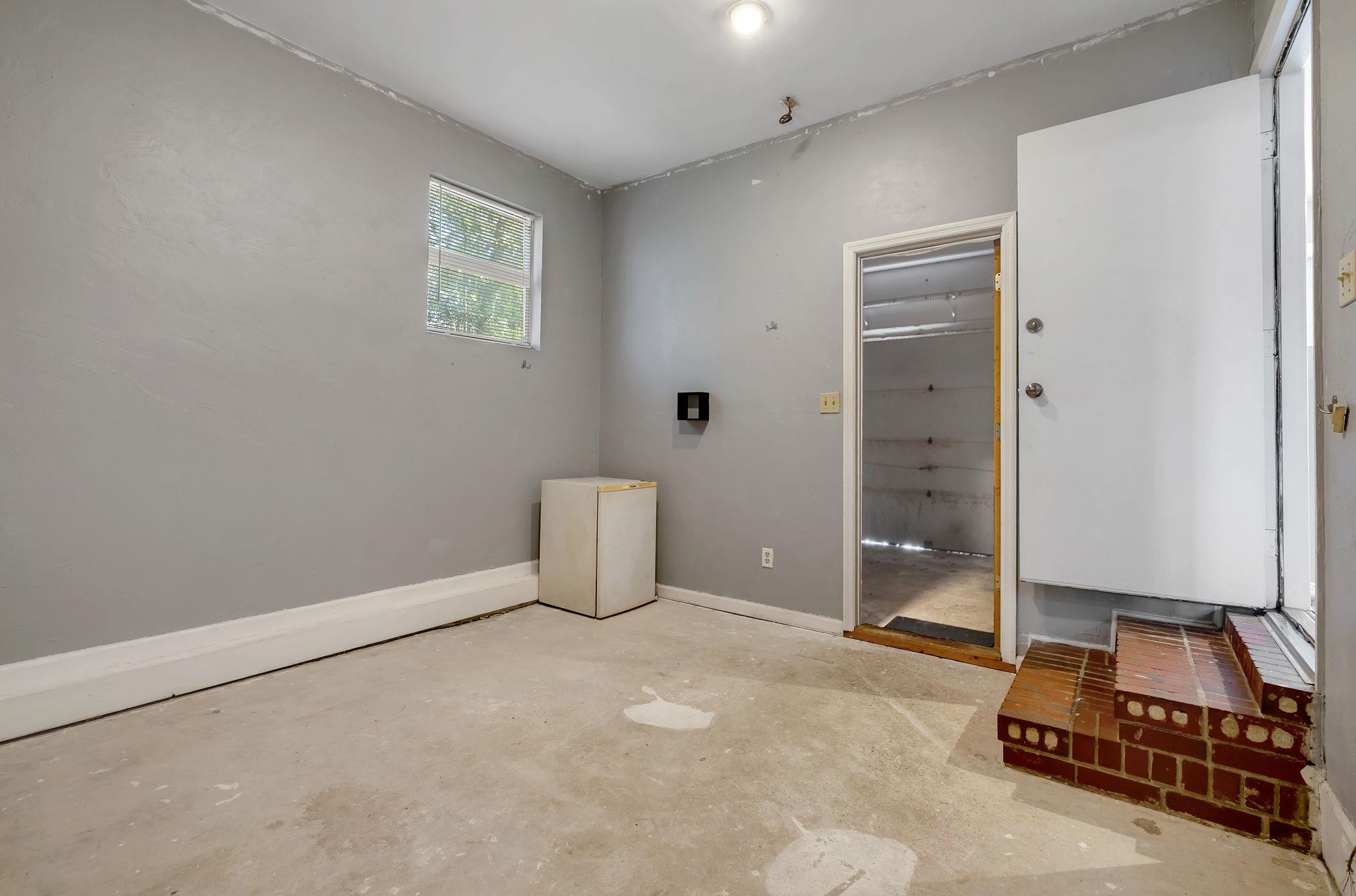 810 ALLIEGOOD Avenue