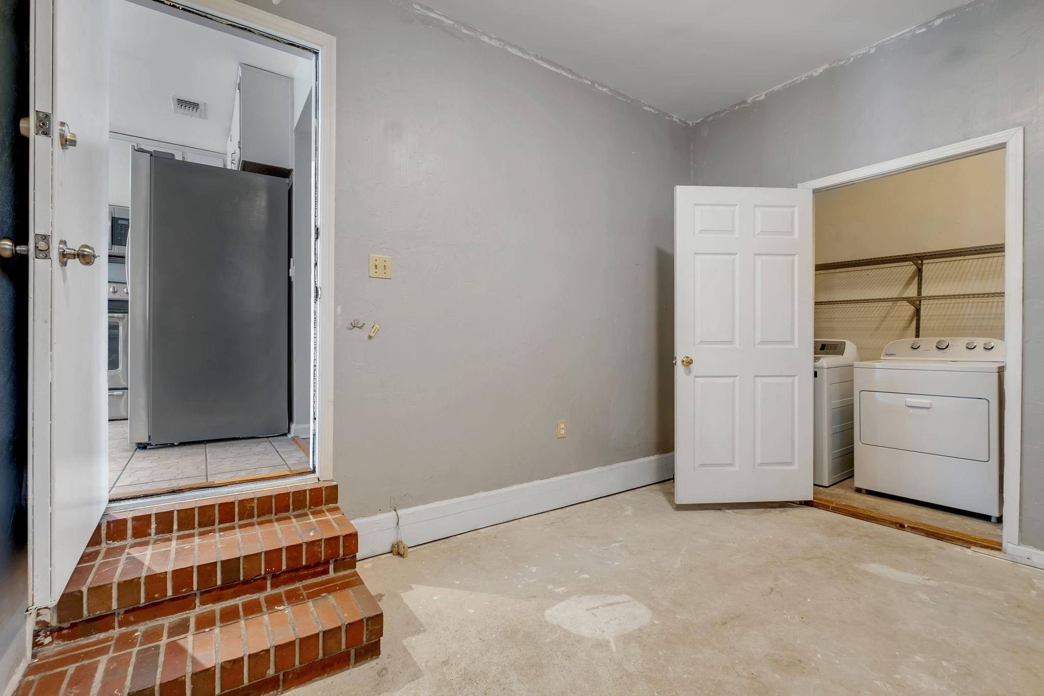 810 ALLIEGOOD Avenue