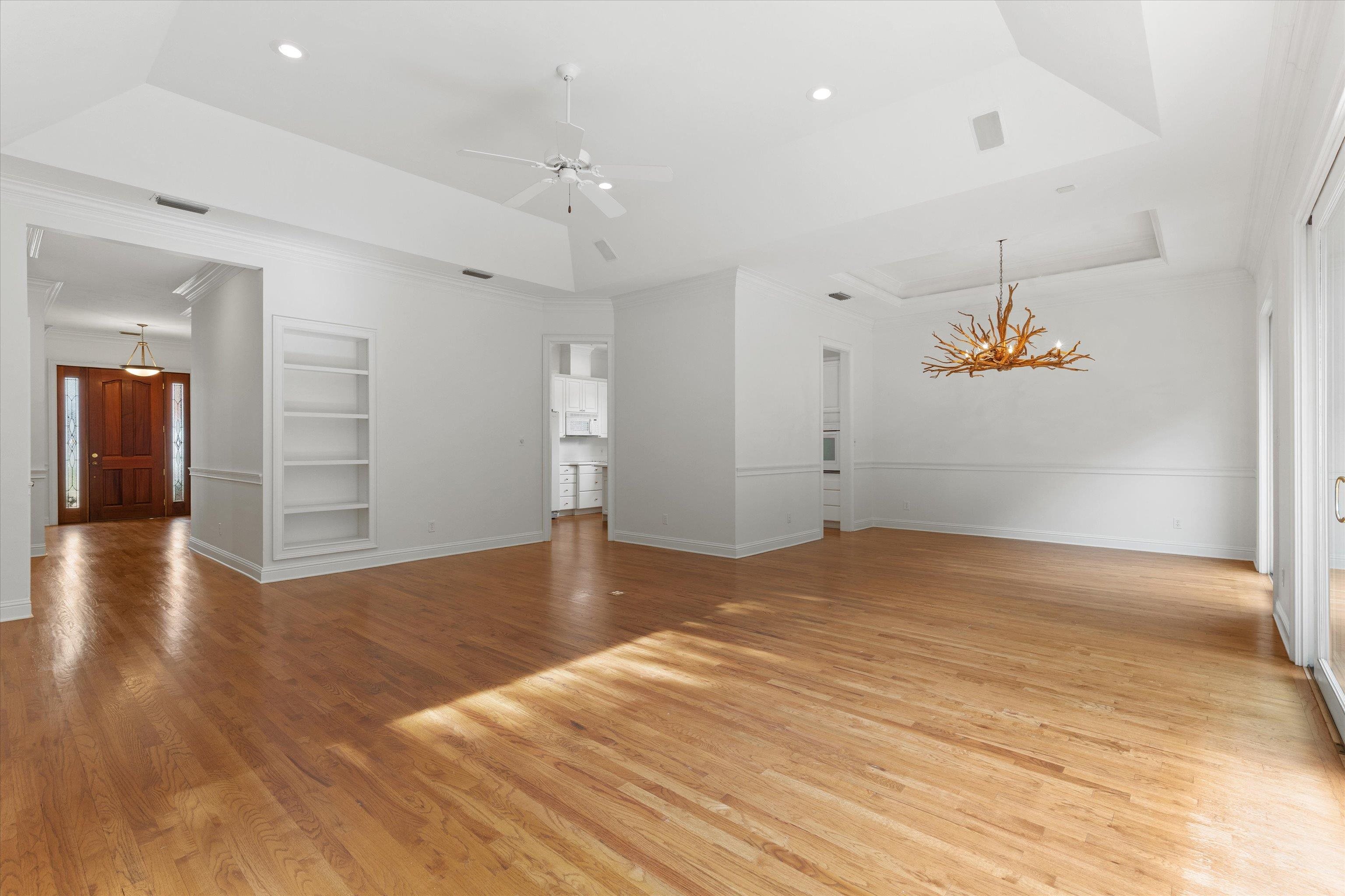 813 GREENBRIER Lane