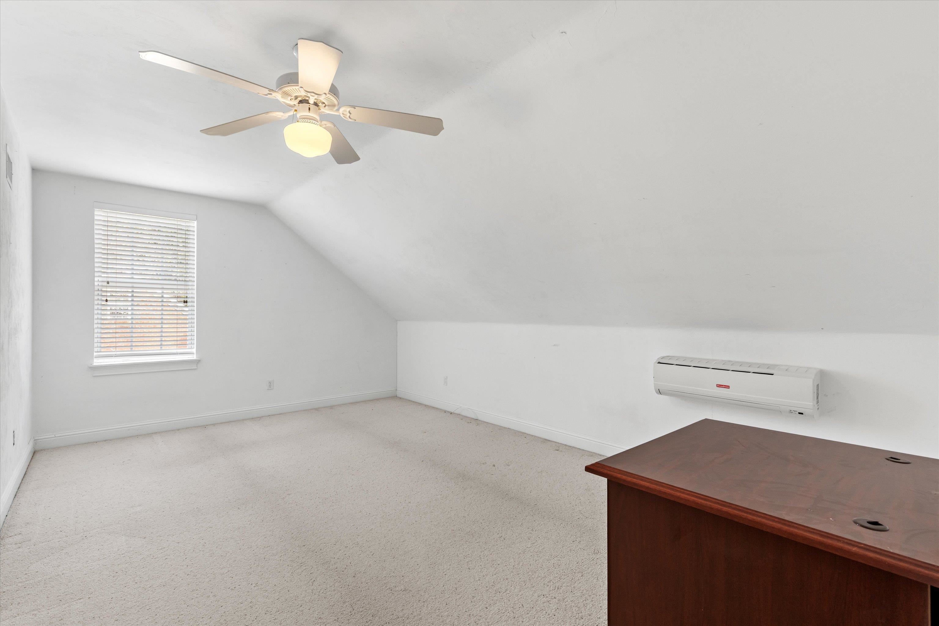 813 GREENBRIER Lane