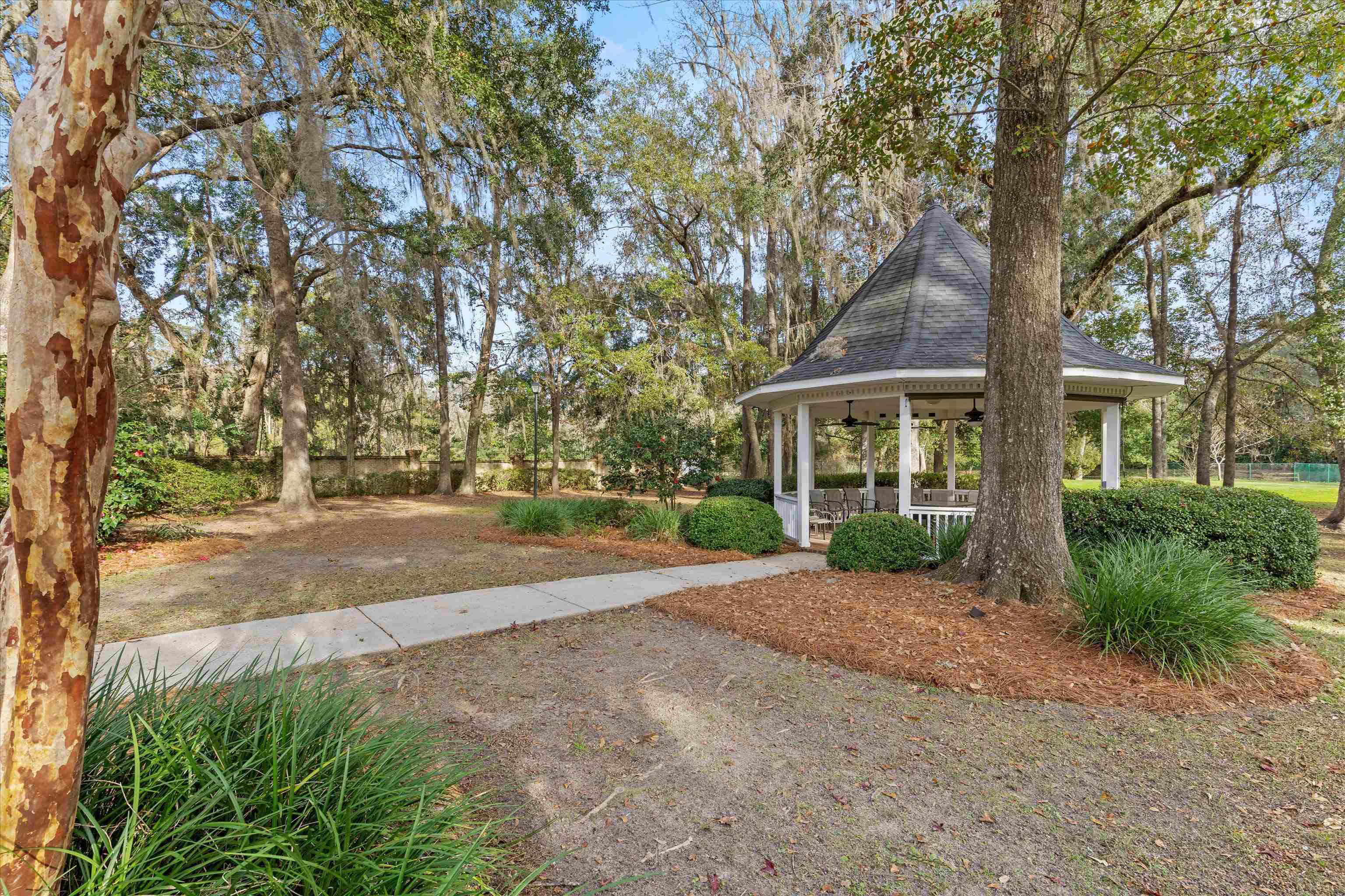 813 GREENBRIER Lane