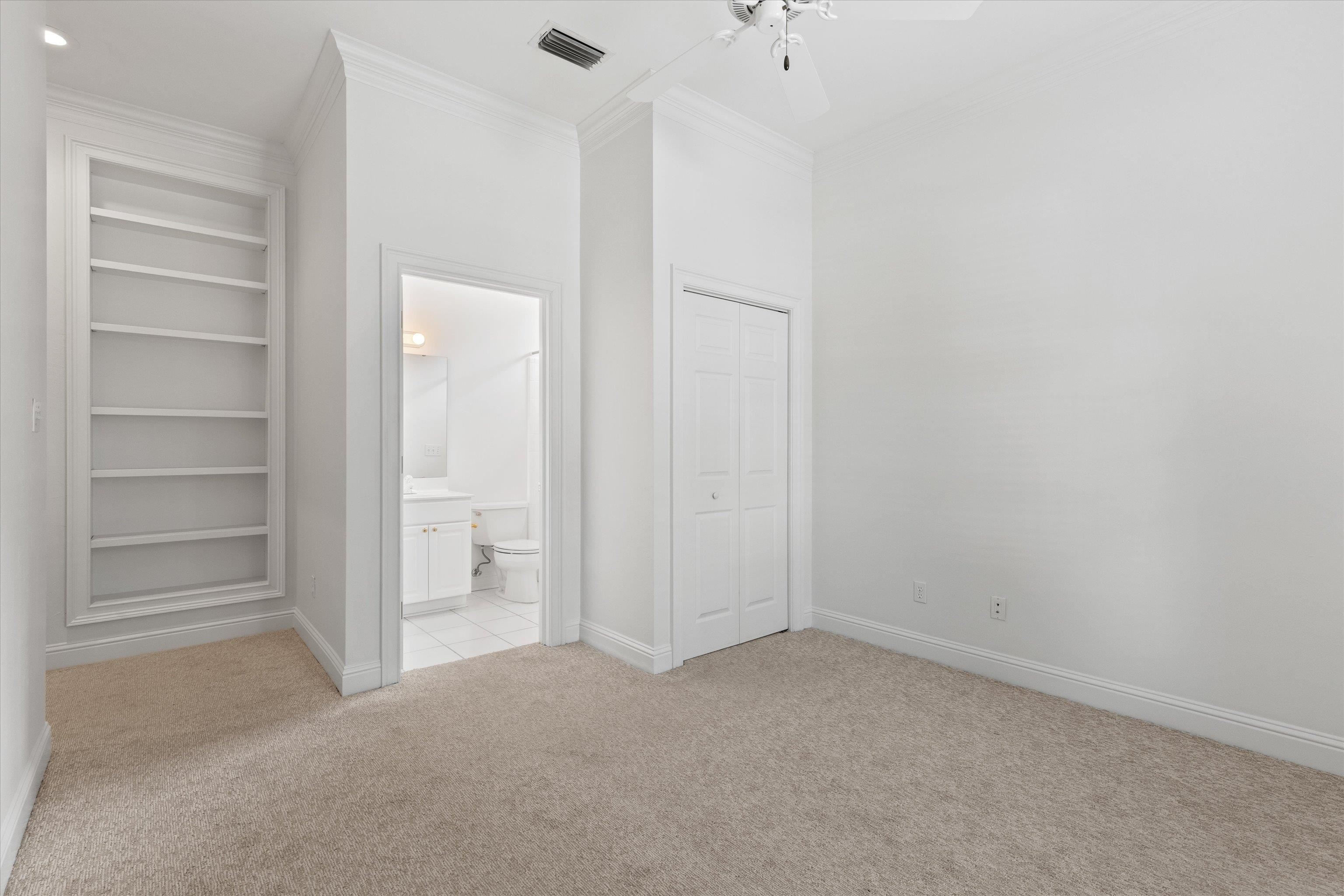 813 GREENBRIER Lane