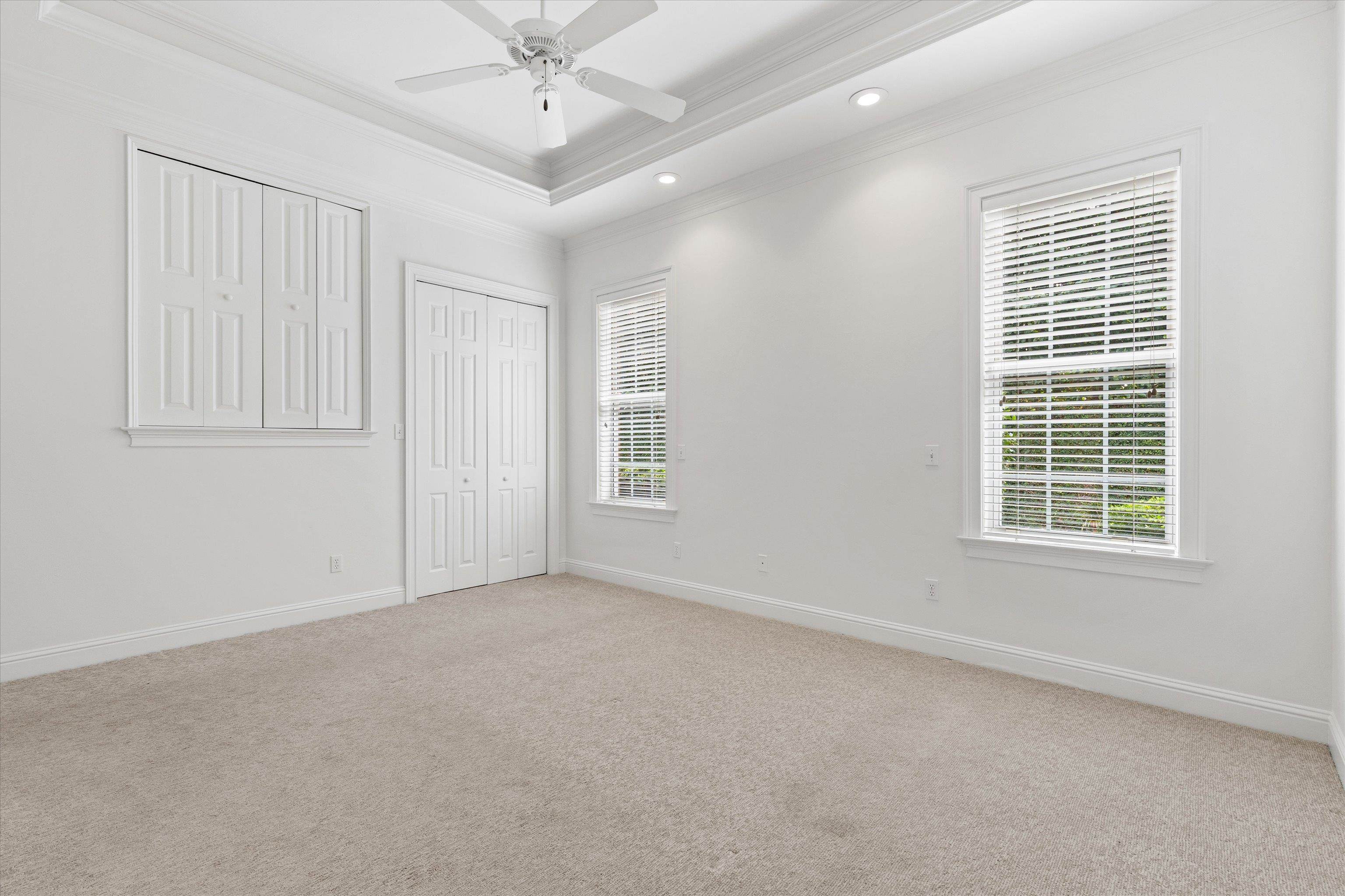 813 GREENBRIER Lane