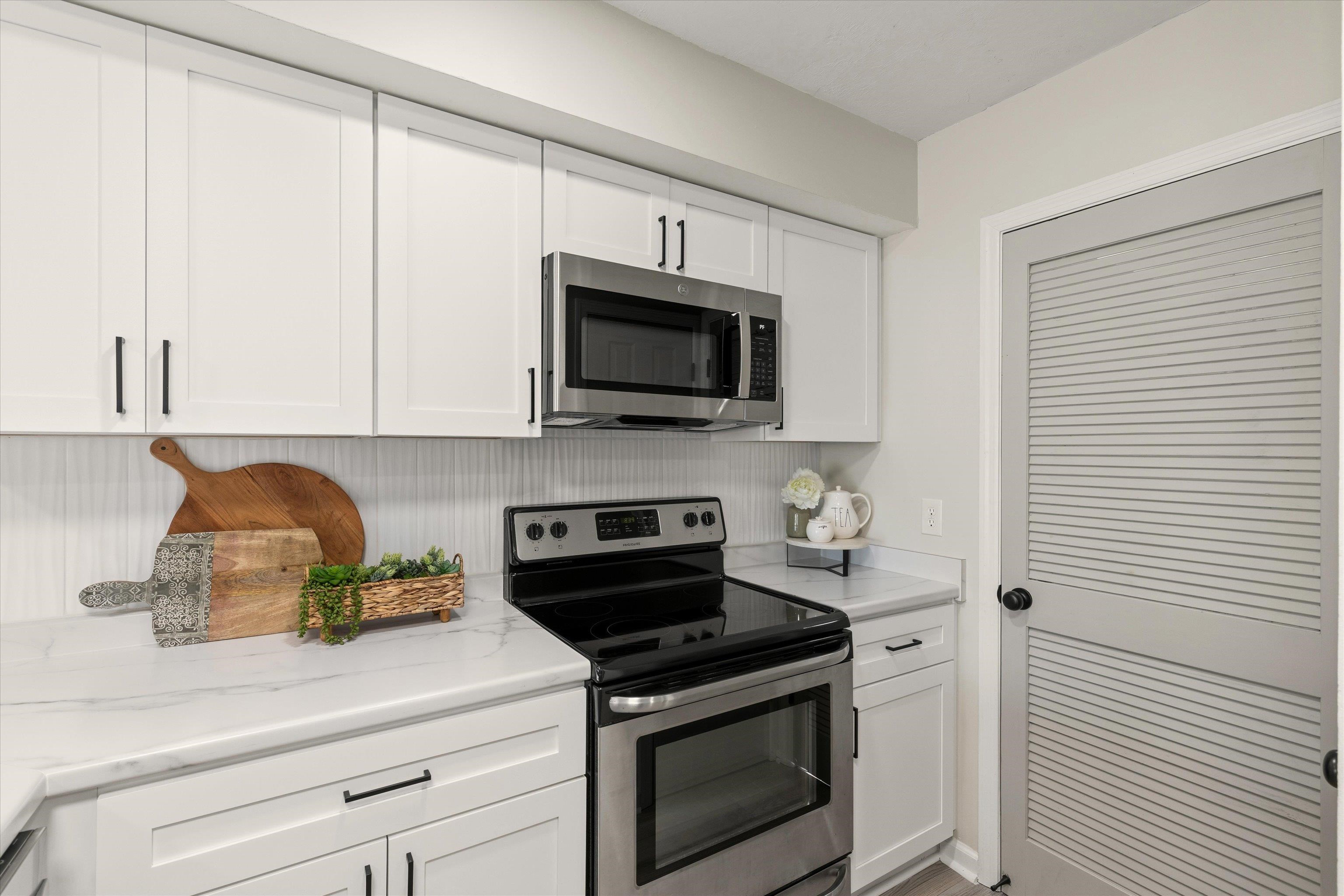 1558 Three Lantern Lane