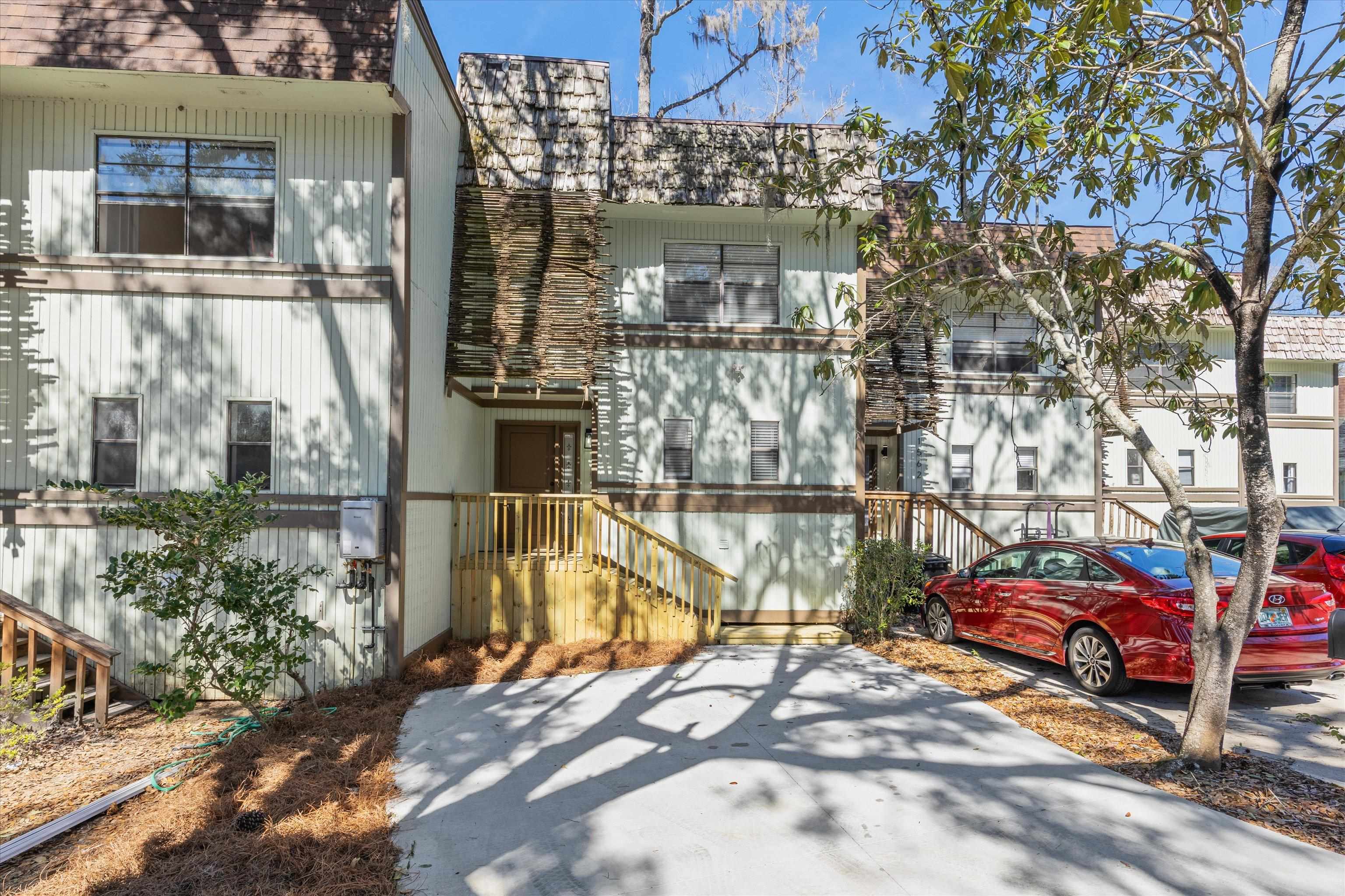 1558 Three Lantern Lane