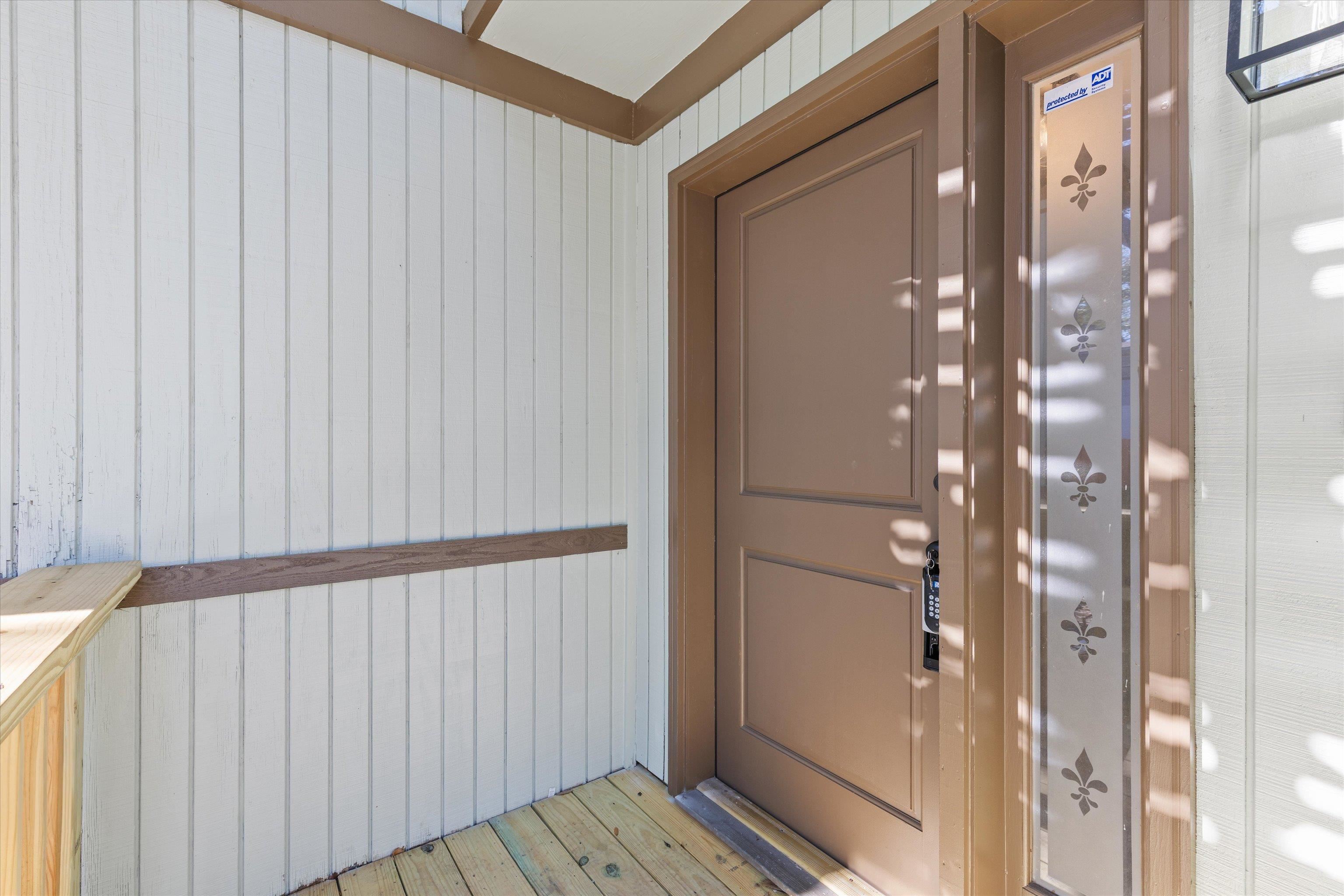 1558 Three Lantern Lane