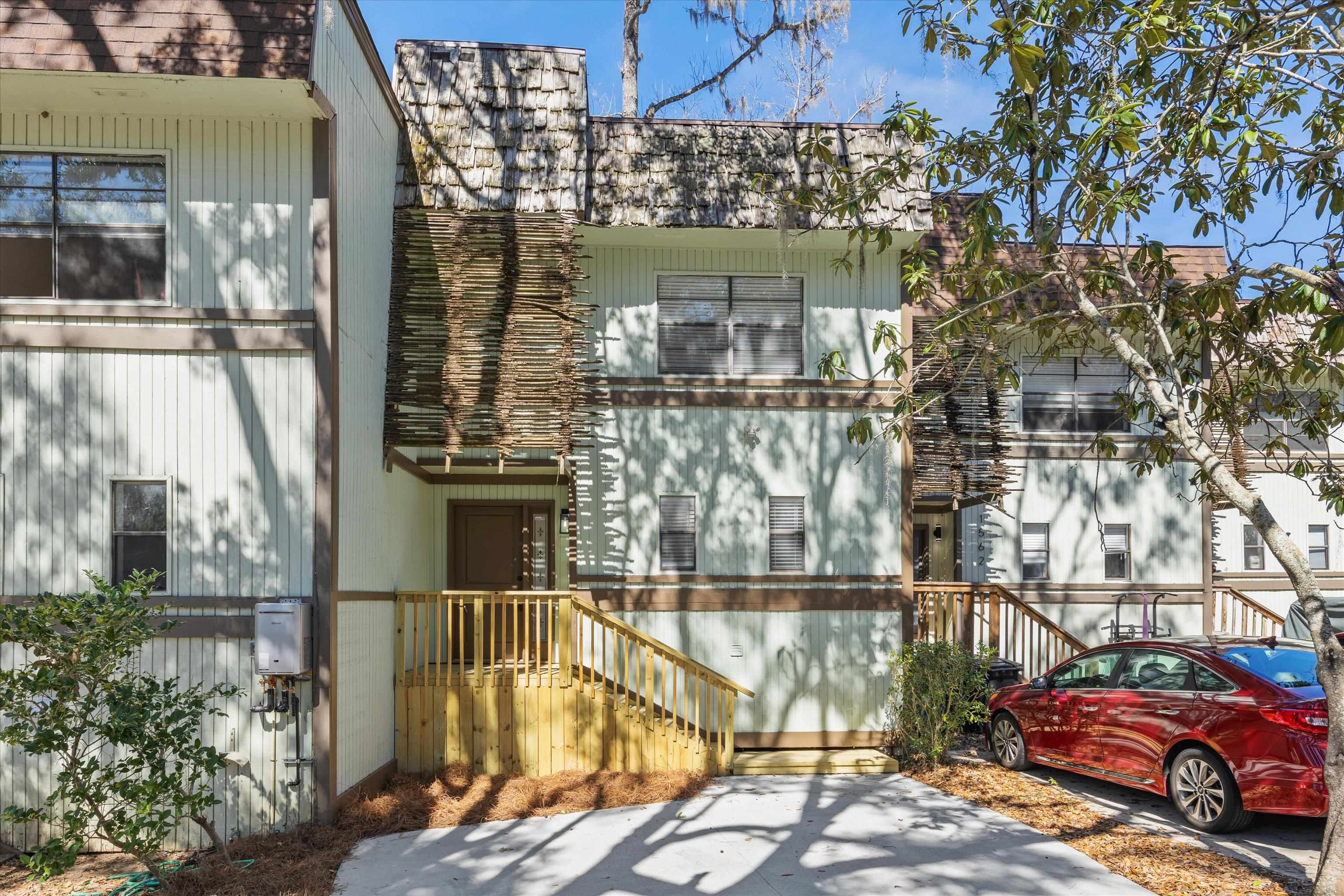 1558 Three Lantern Lane