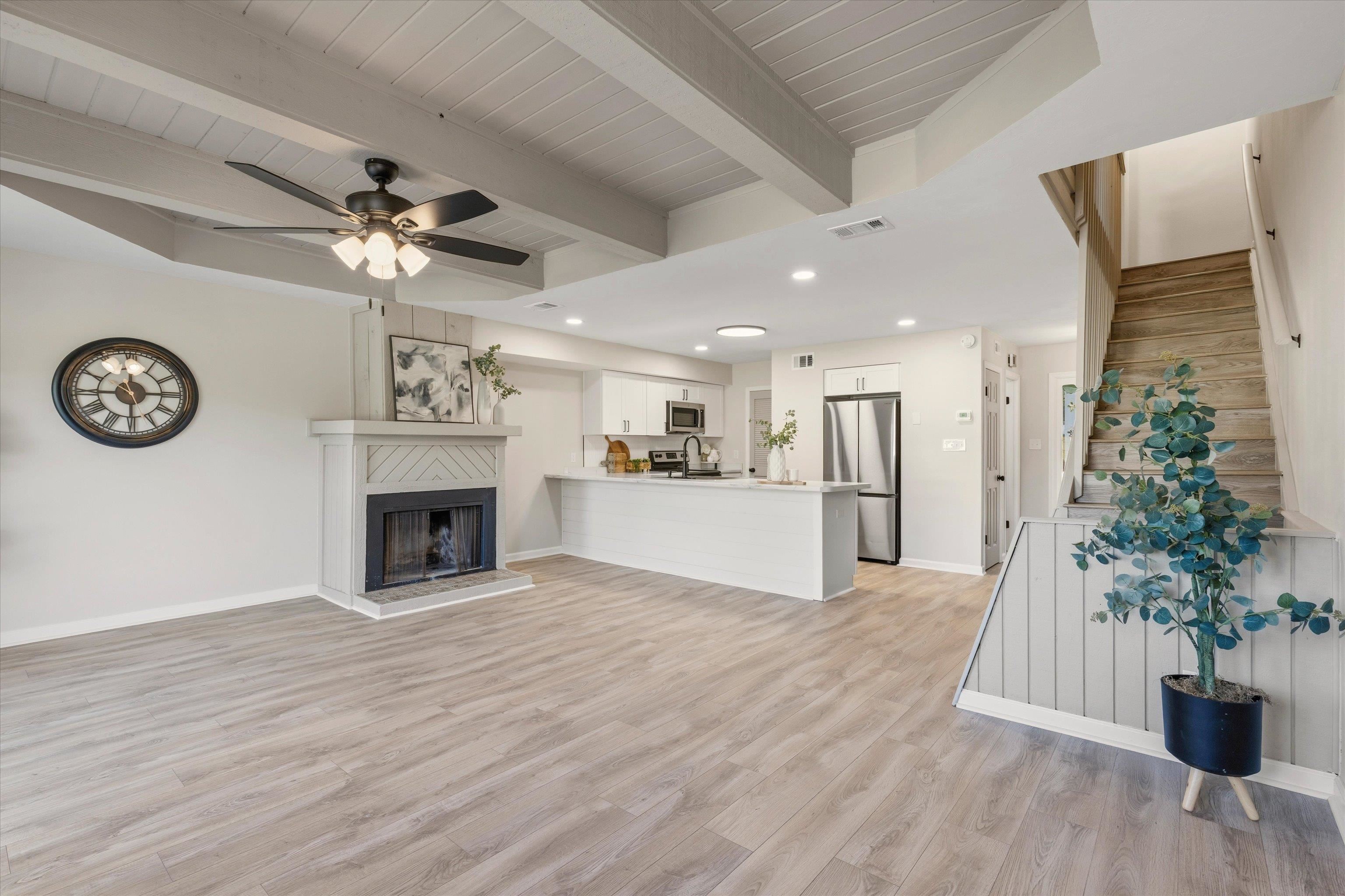 1558 Three Lantern Lane