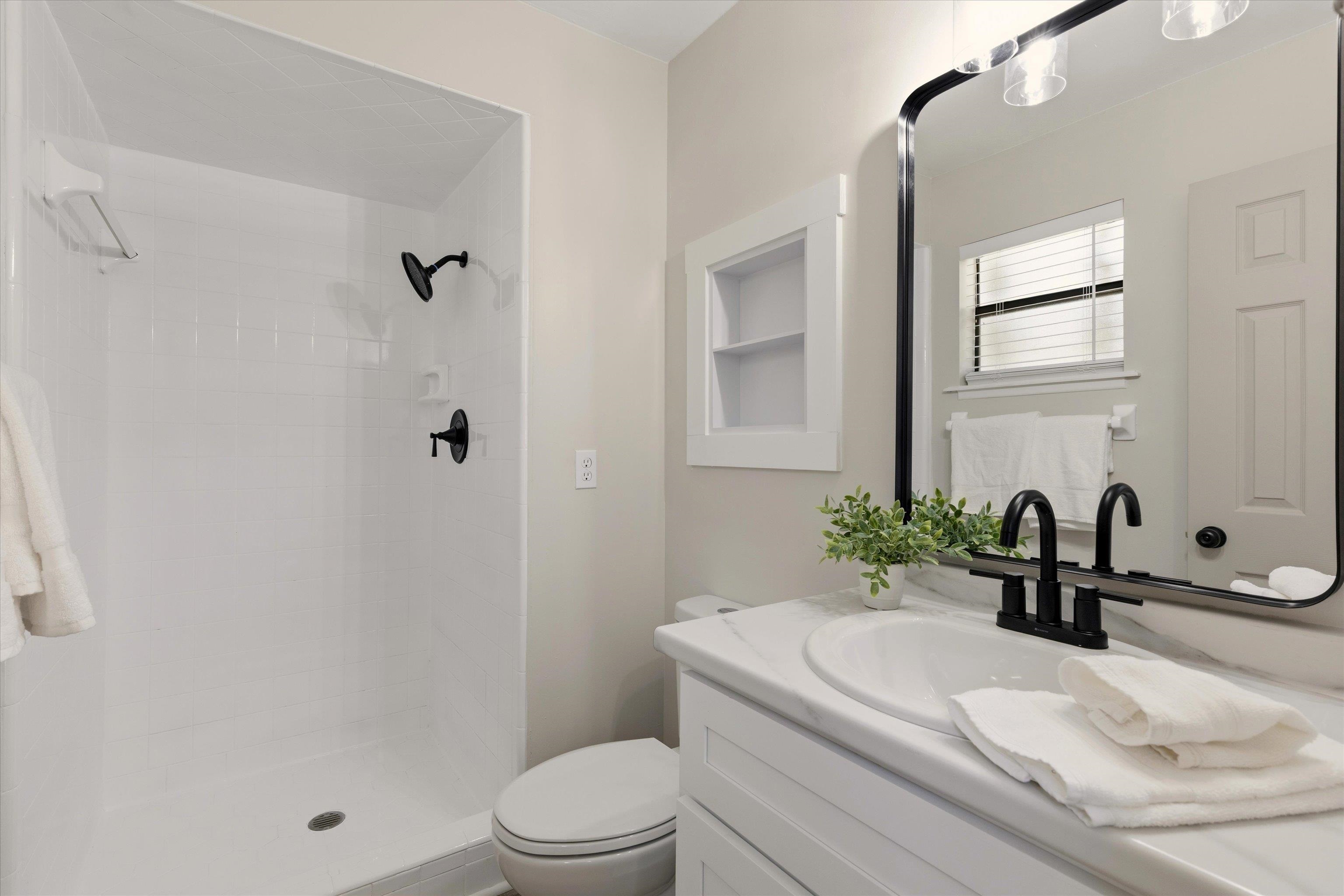 1558 Three Lantern Lane