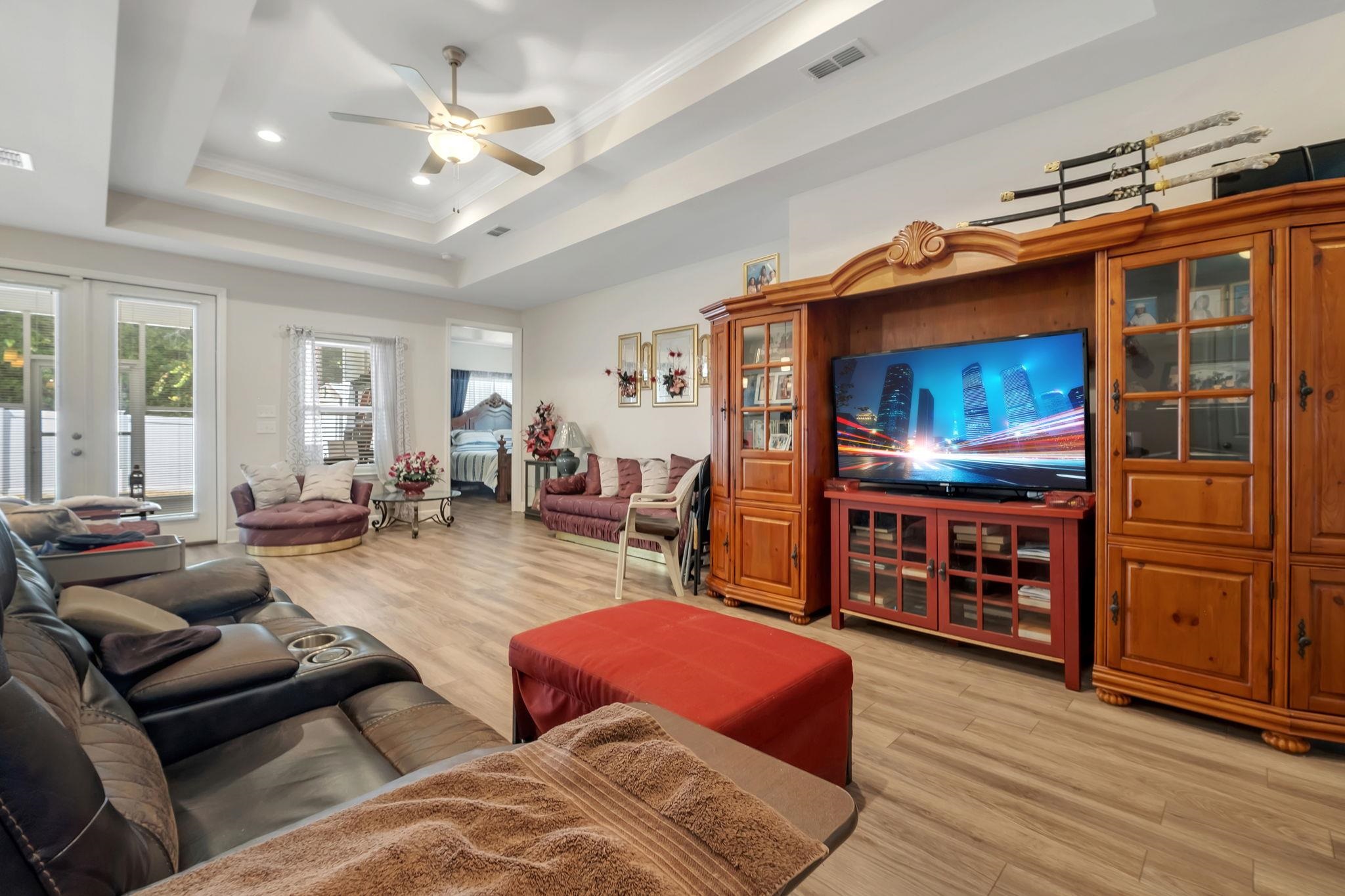 4500 River Breeze Lane