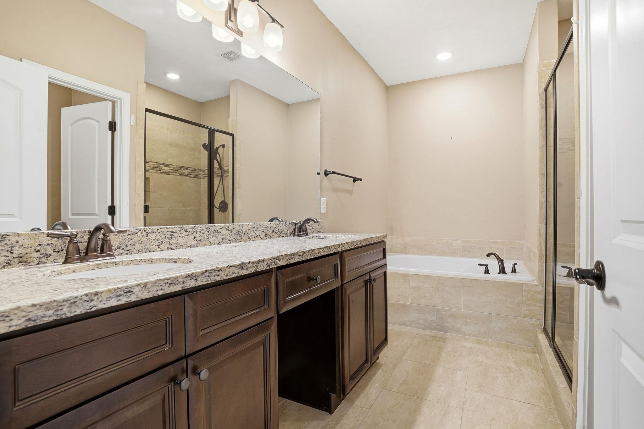 4271 Old Plantation Loop