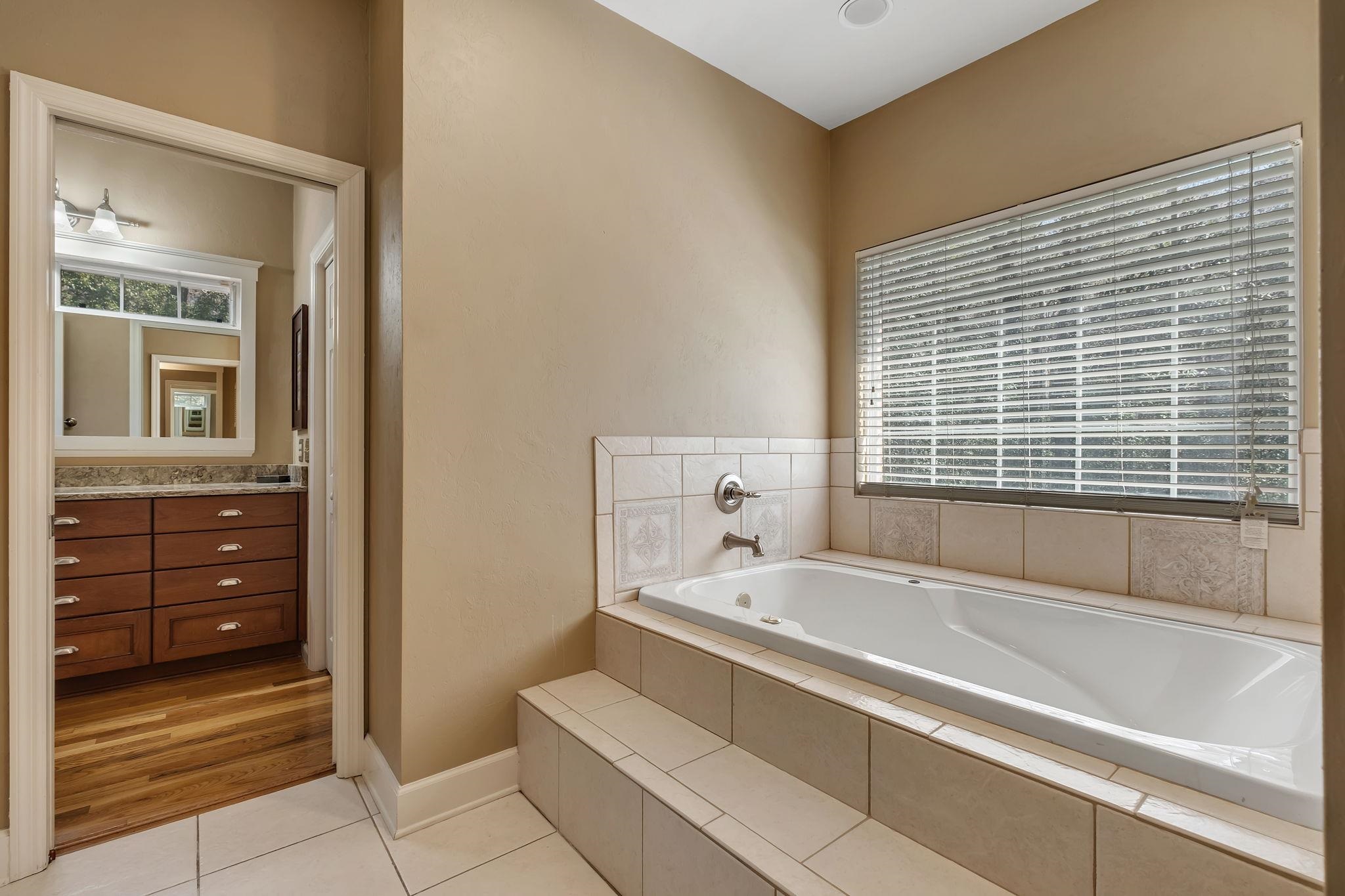 2007 Middlewood Drive