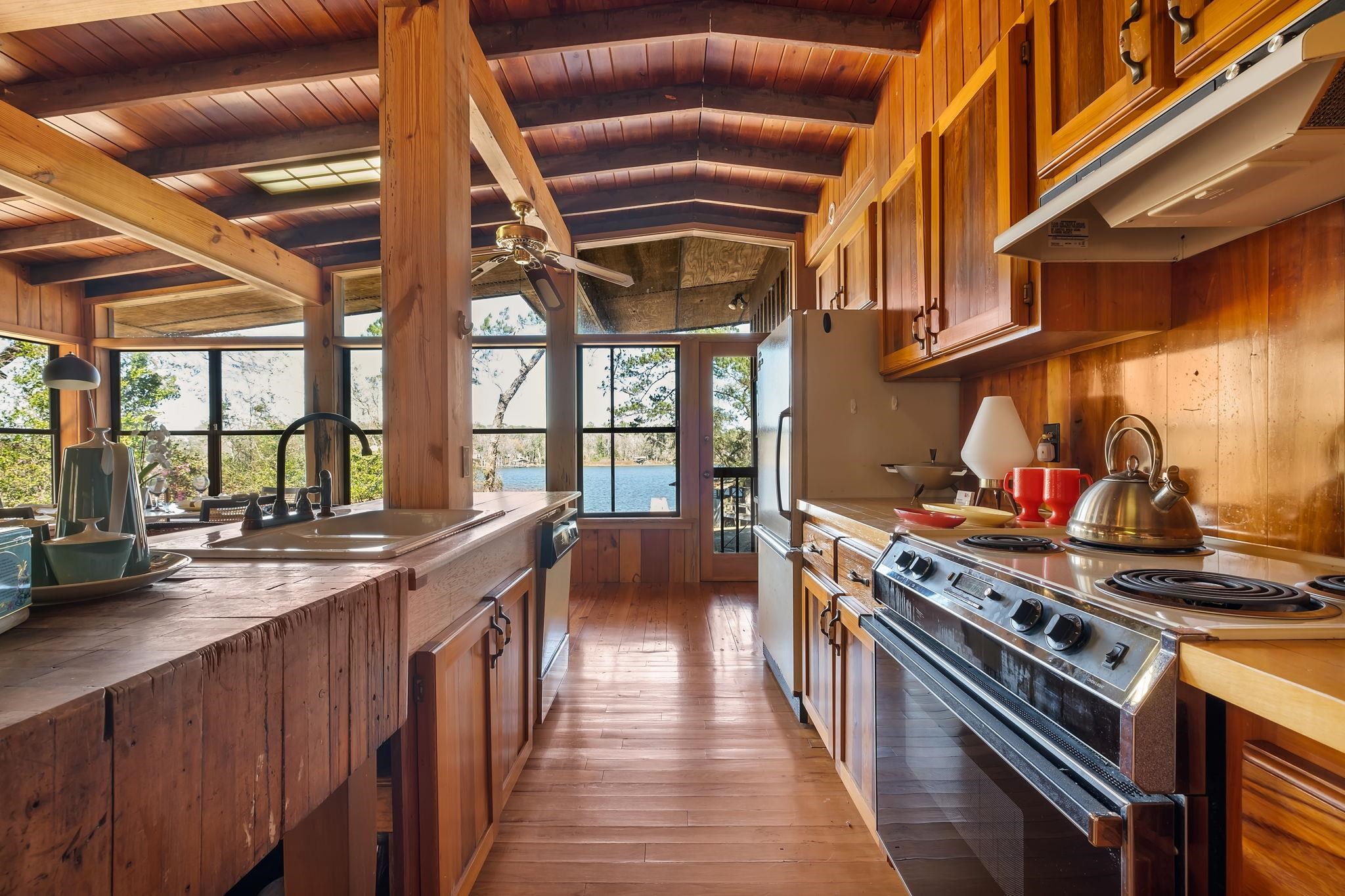 24212 / 4158 Lanier Street