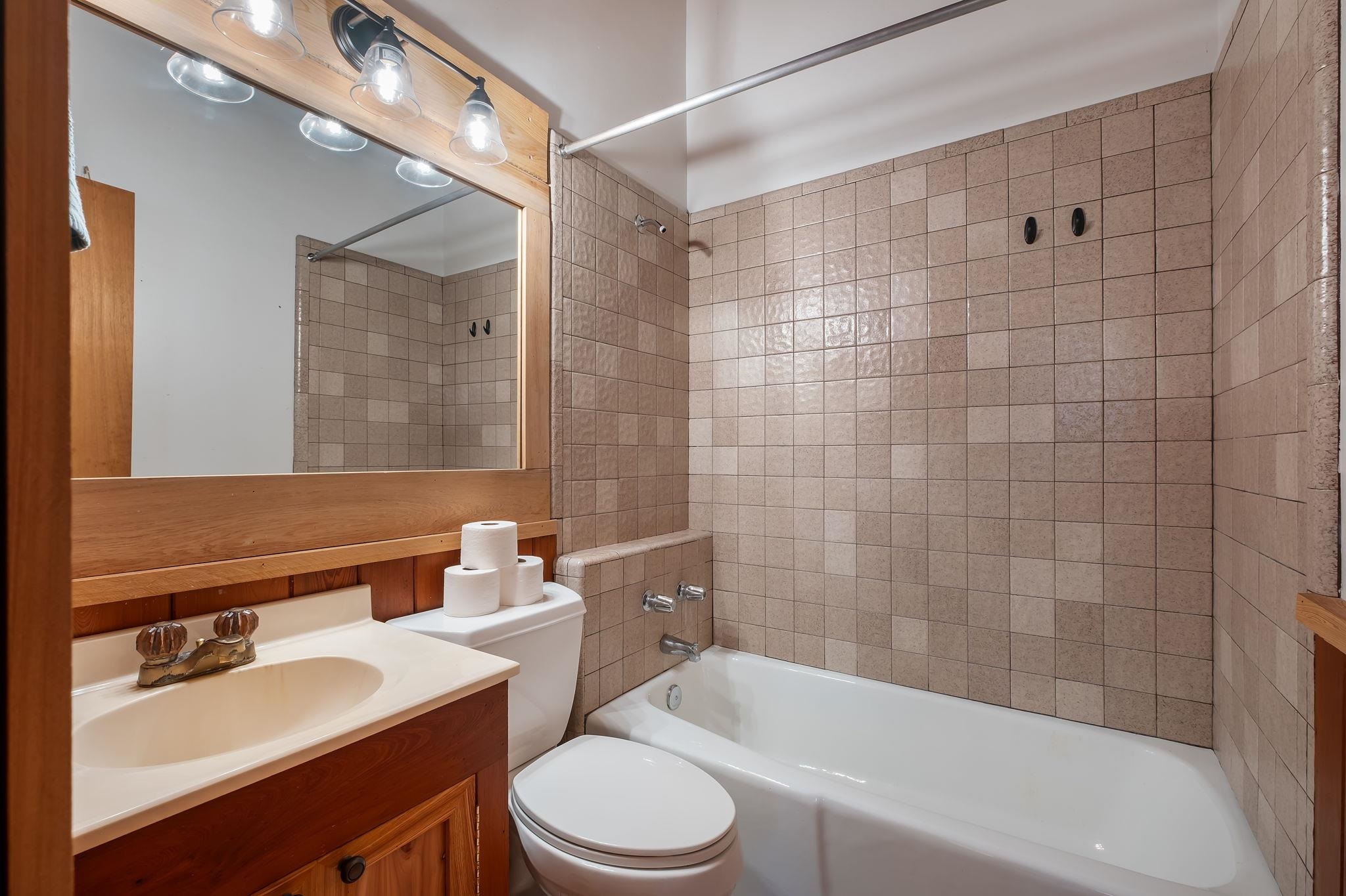 24212 / 4158 Lanier Street