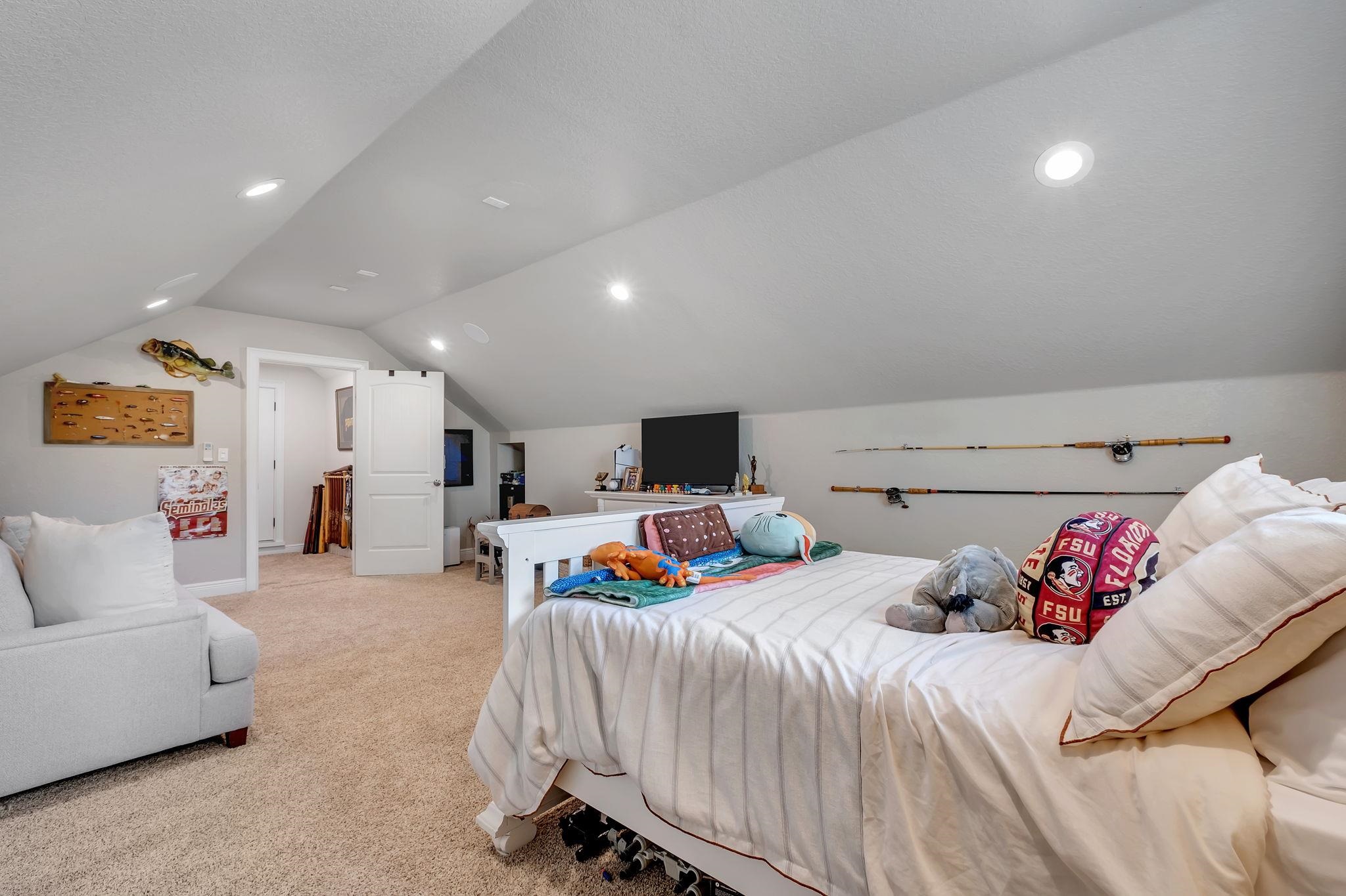 9192 SHOAL CREEK Drive