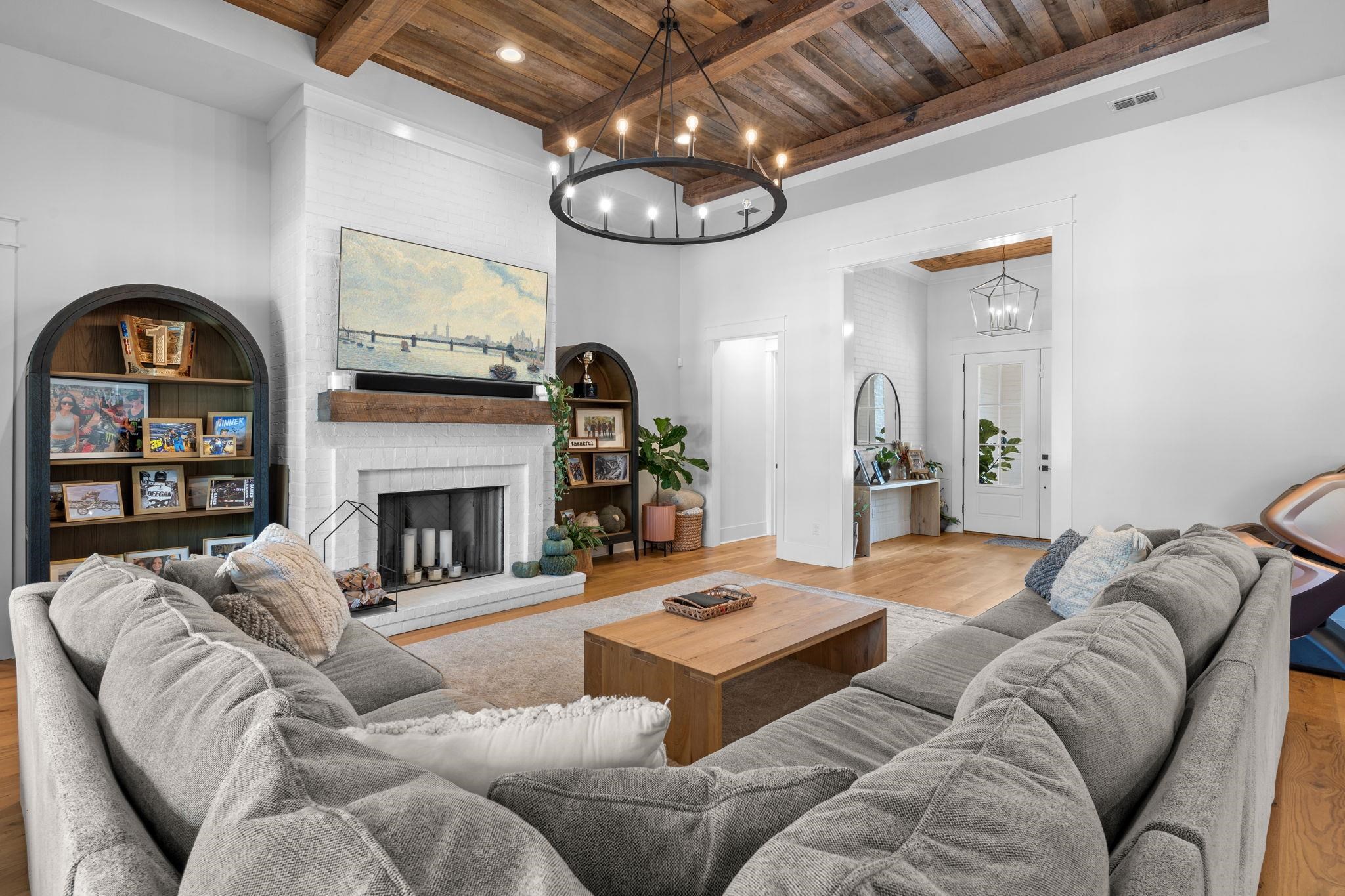 8014 Susan Bradford Lane