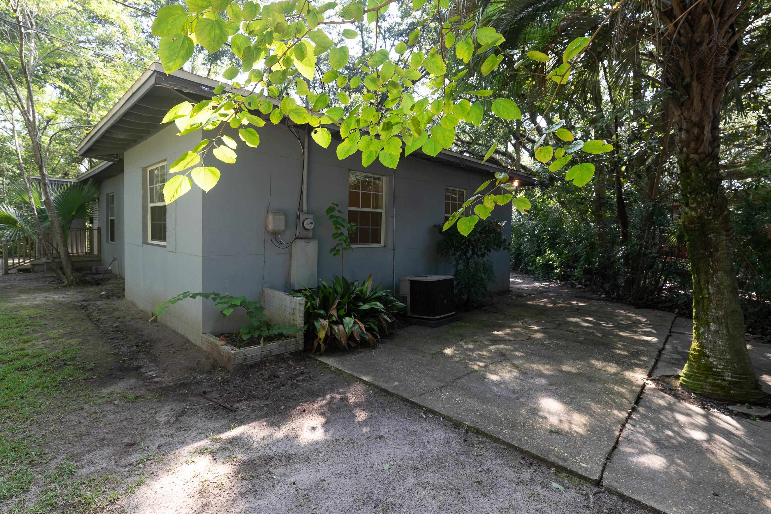 215 EDWARDS Street