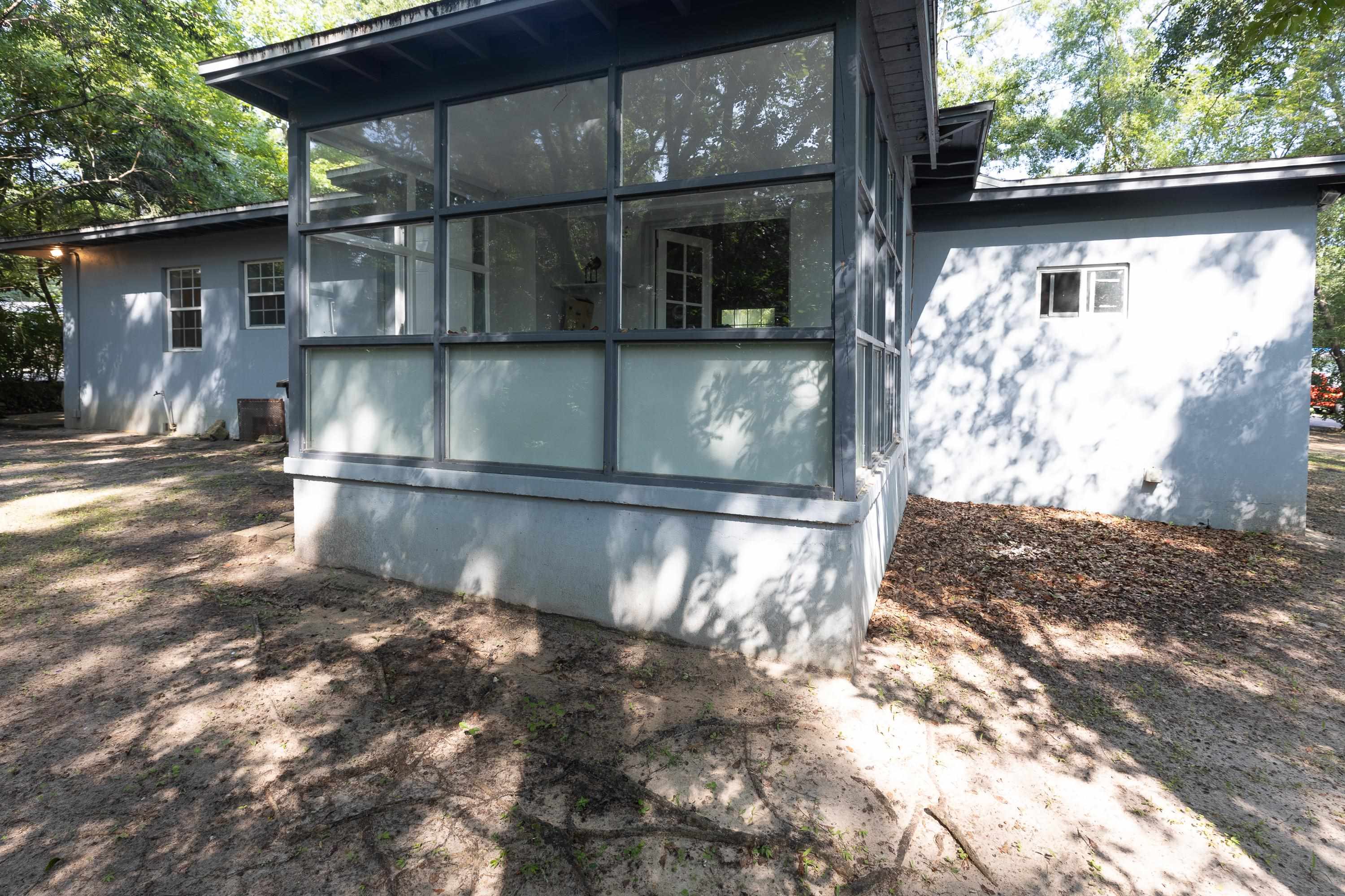 215 EDWARDS Street