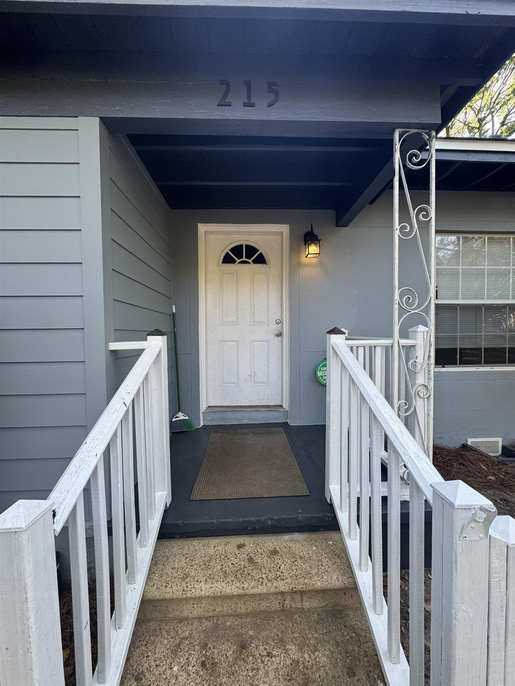 215 EDWARDS Street