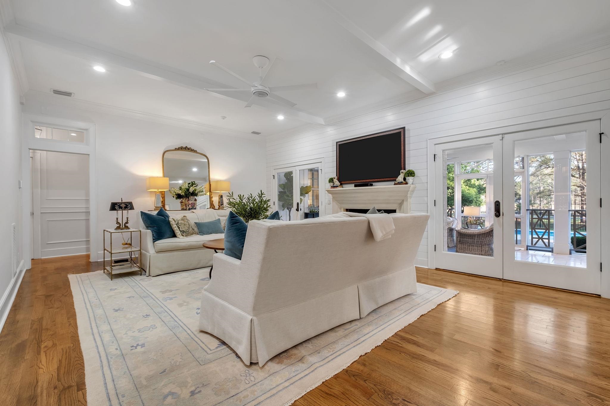 214 Rosehill Lane