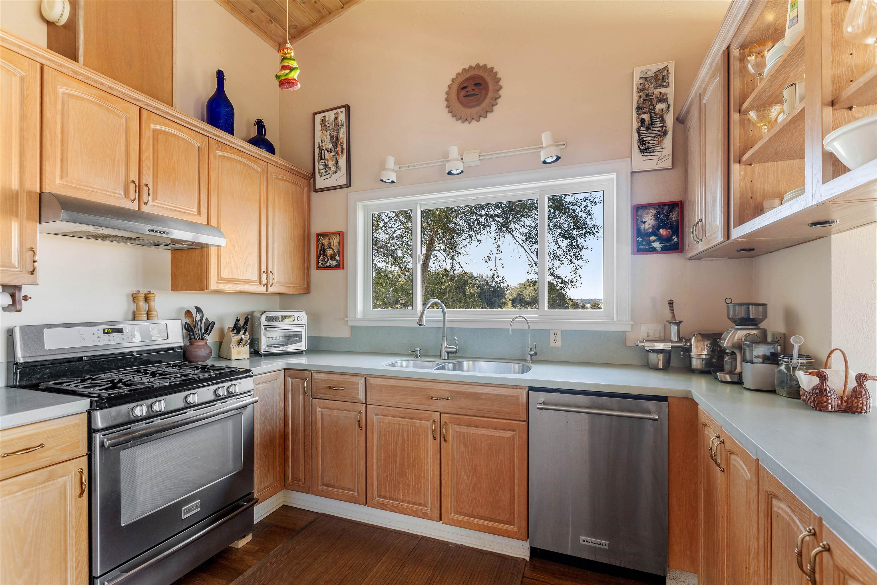 4231 Lakemor Drive