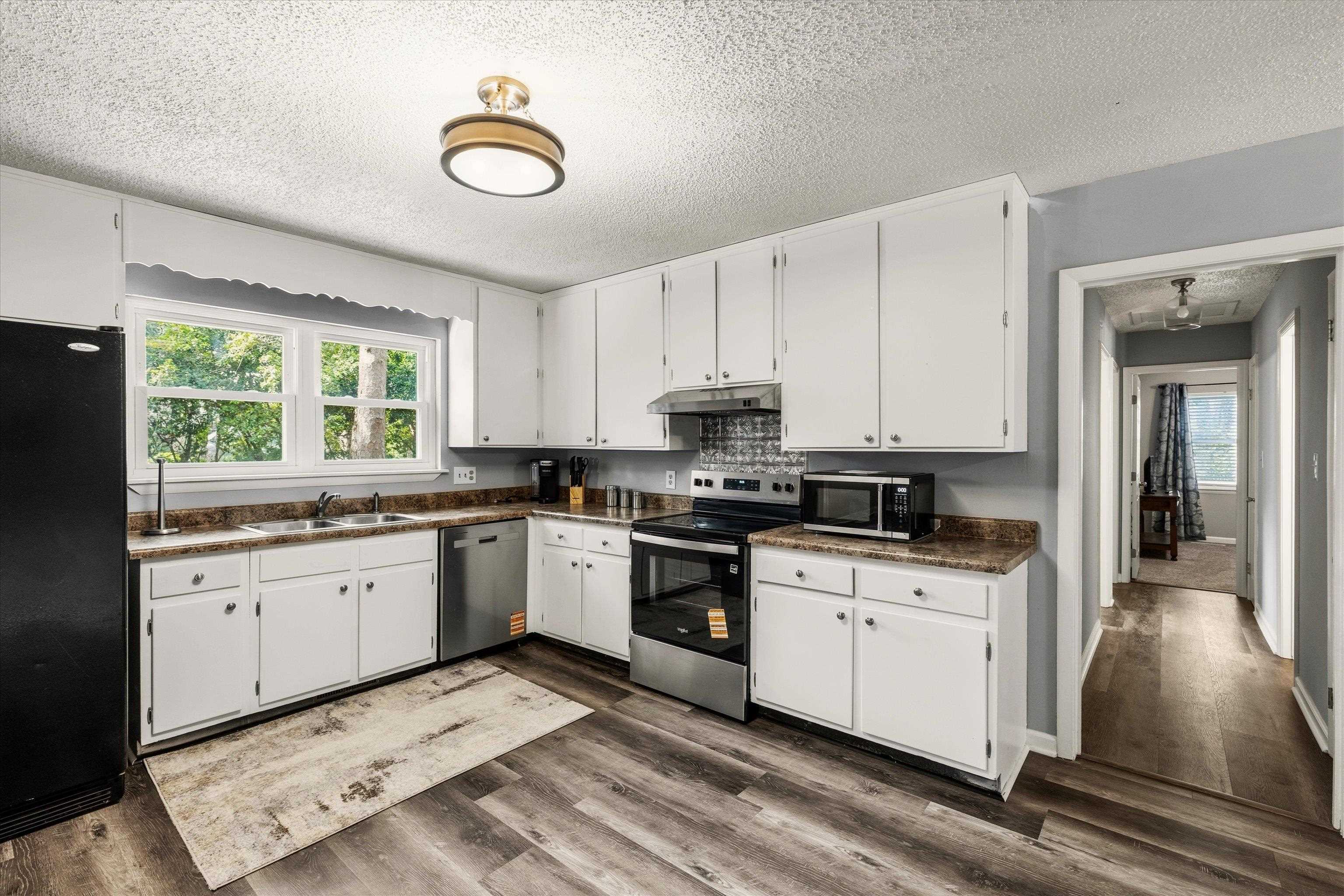 1609 Sunset Lane