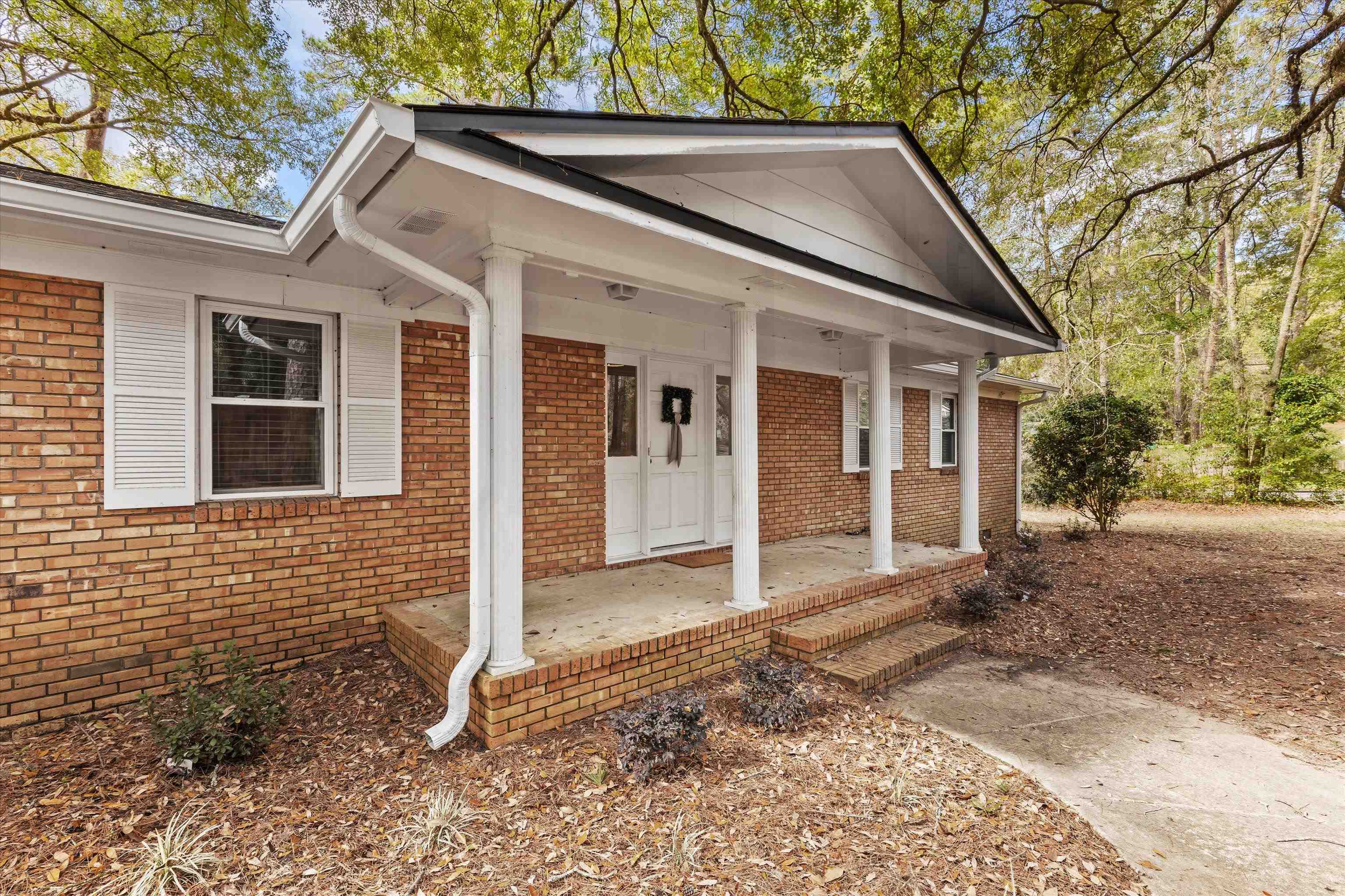 1609 Sunset Lane