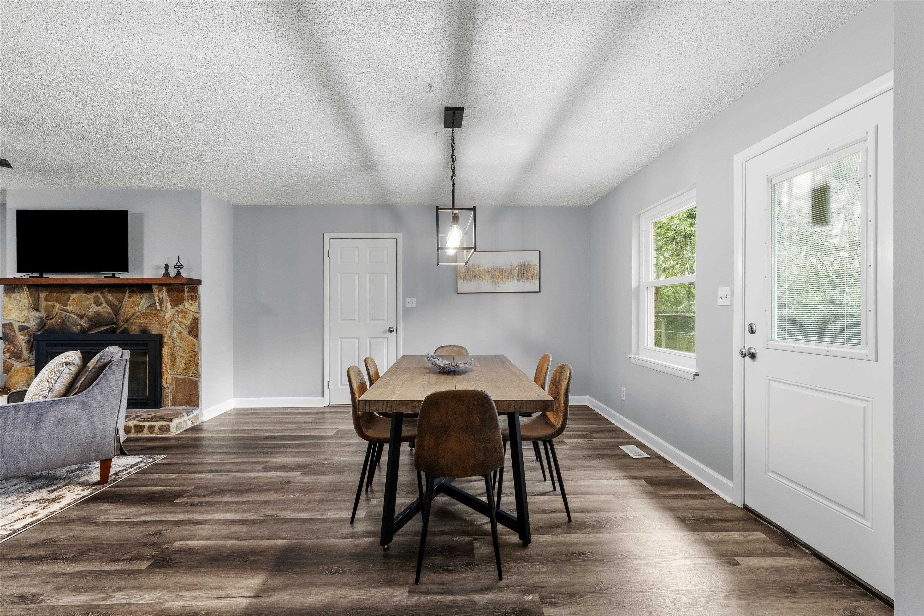 1609 Sunset Lane