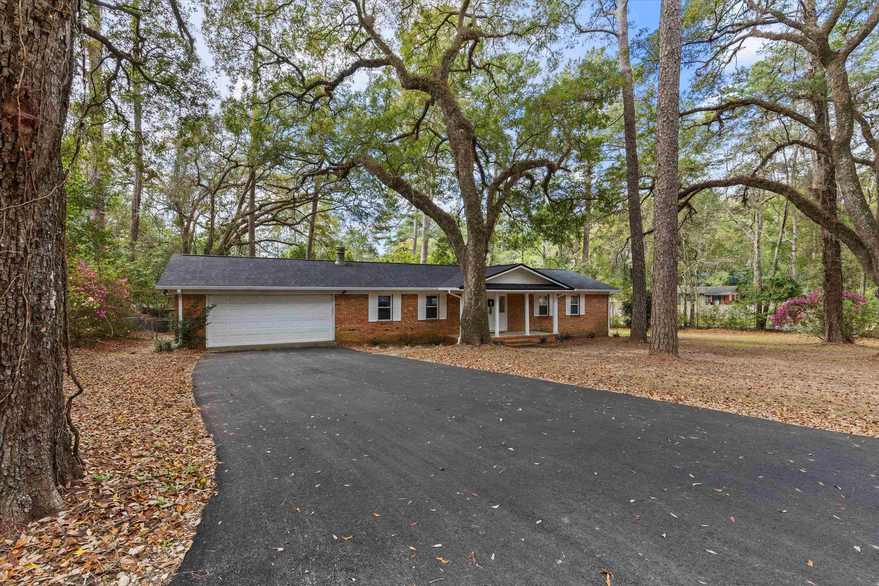 1609 Sunset Lane