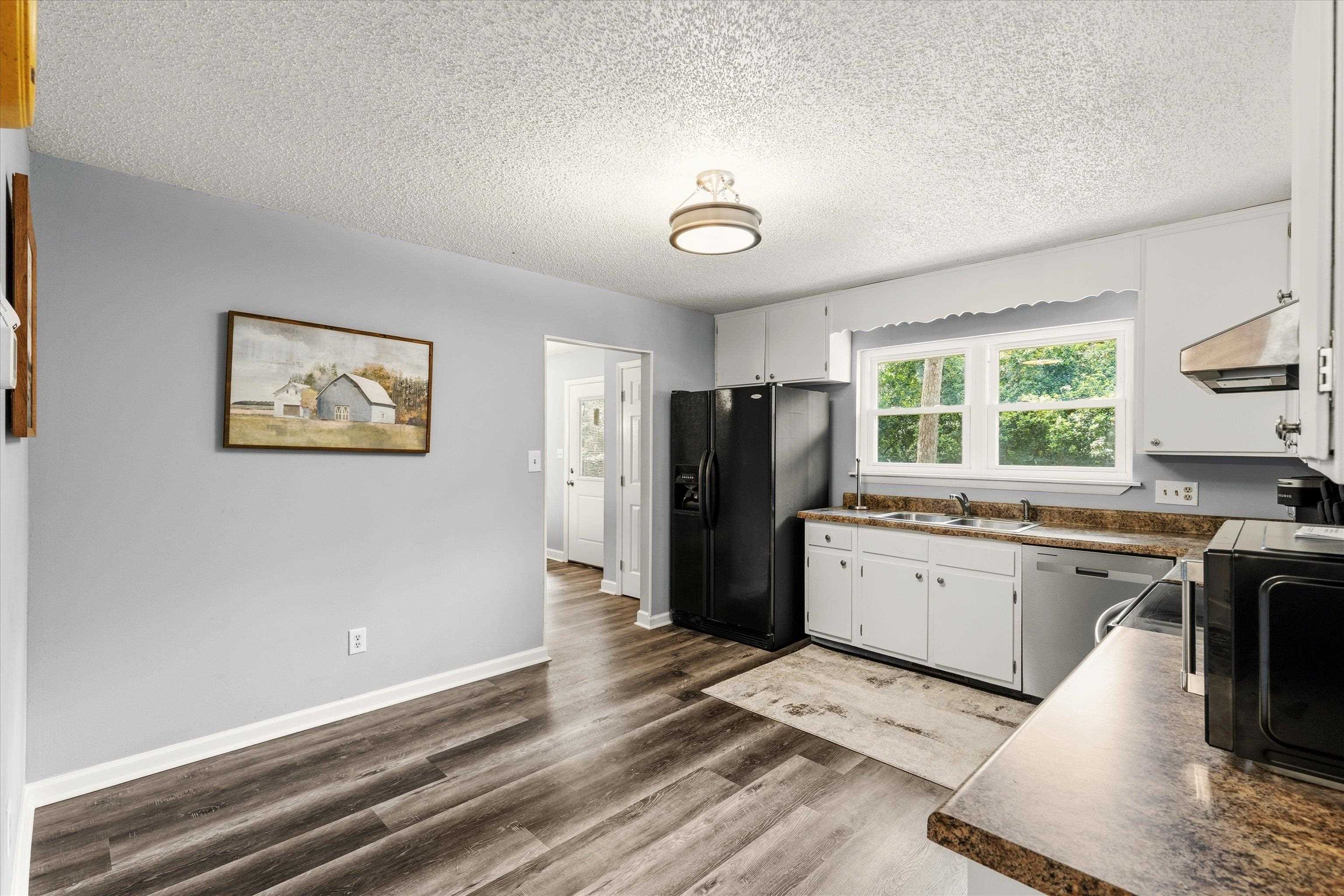 1609 Sunset Lane