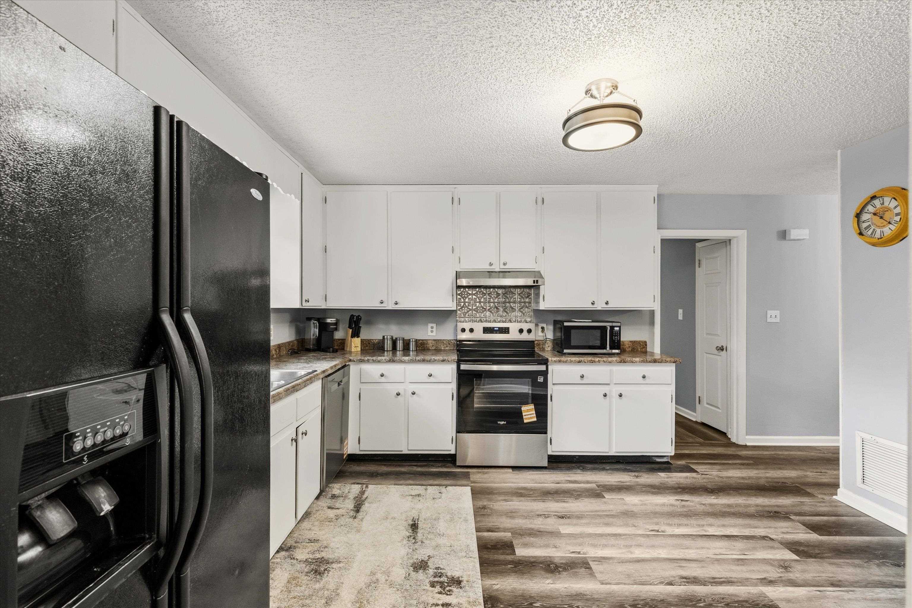 1609 Sunset Lane