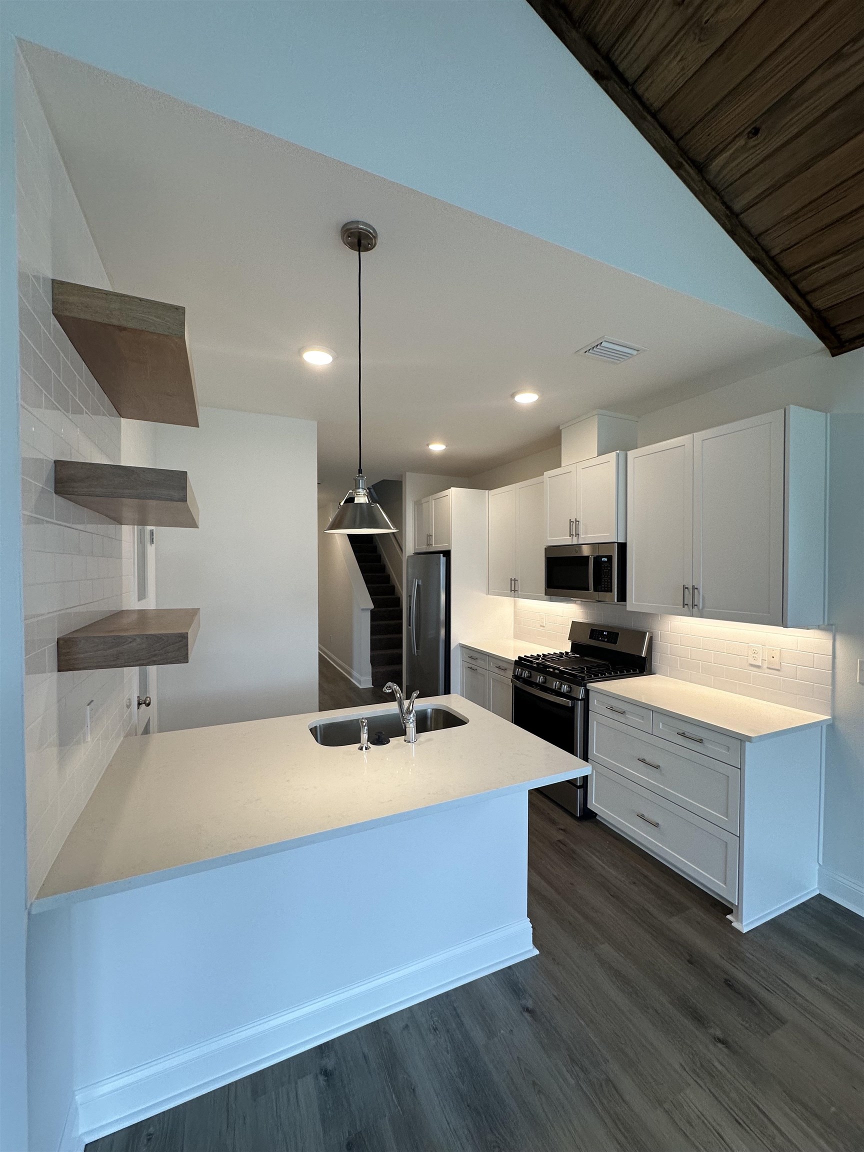 5662 Native Oak Drive