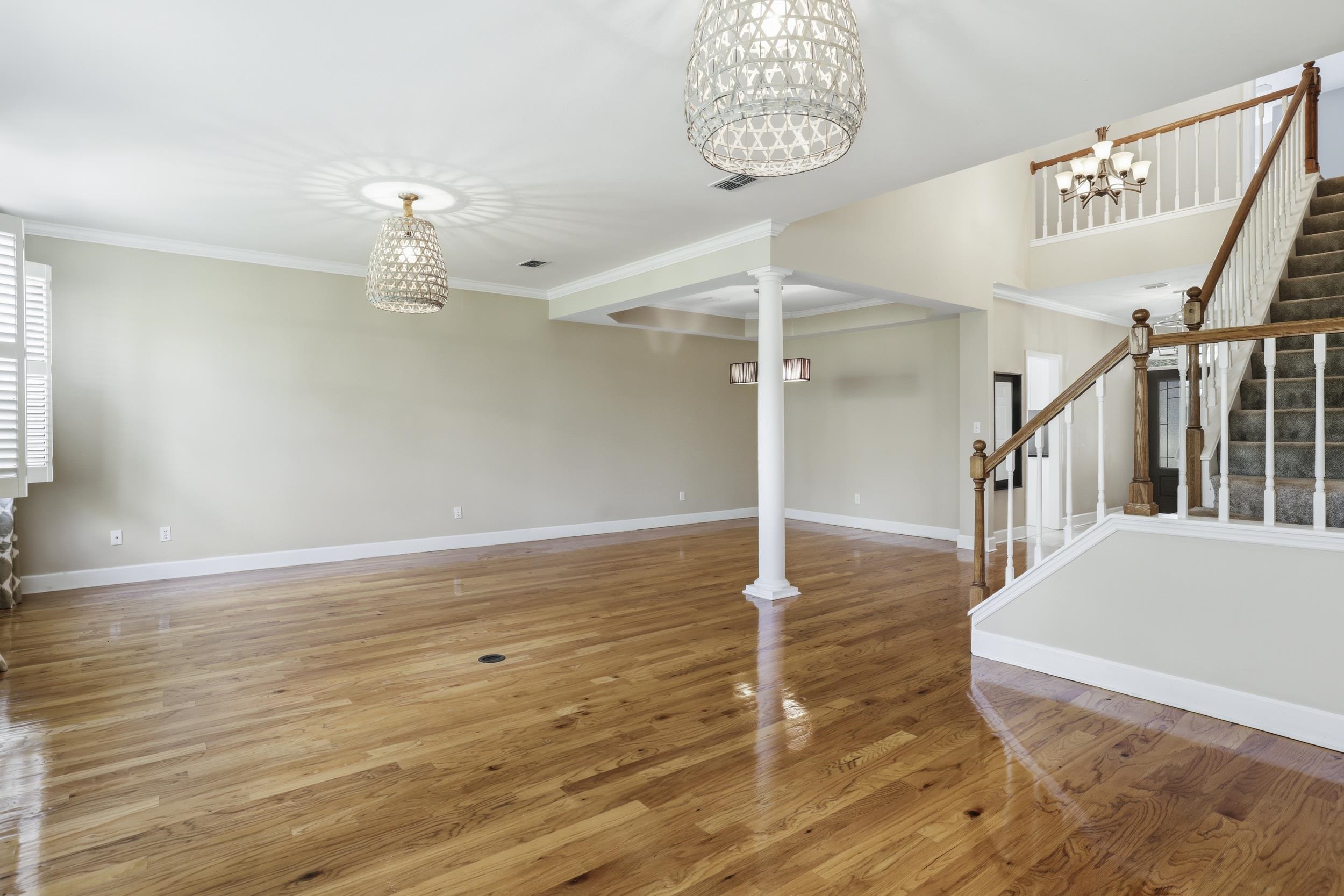 3348 Piping Rock