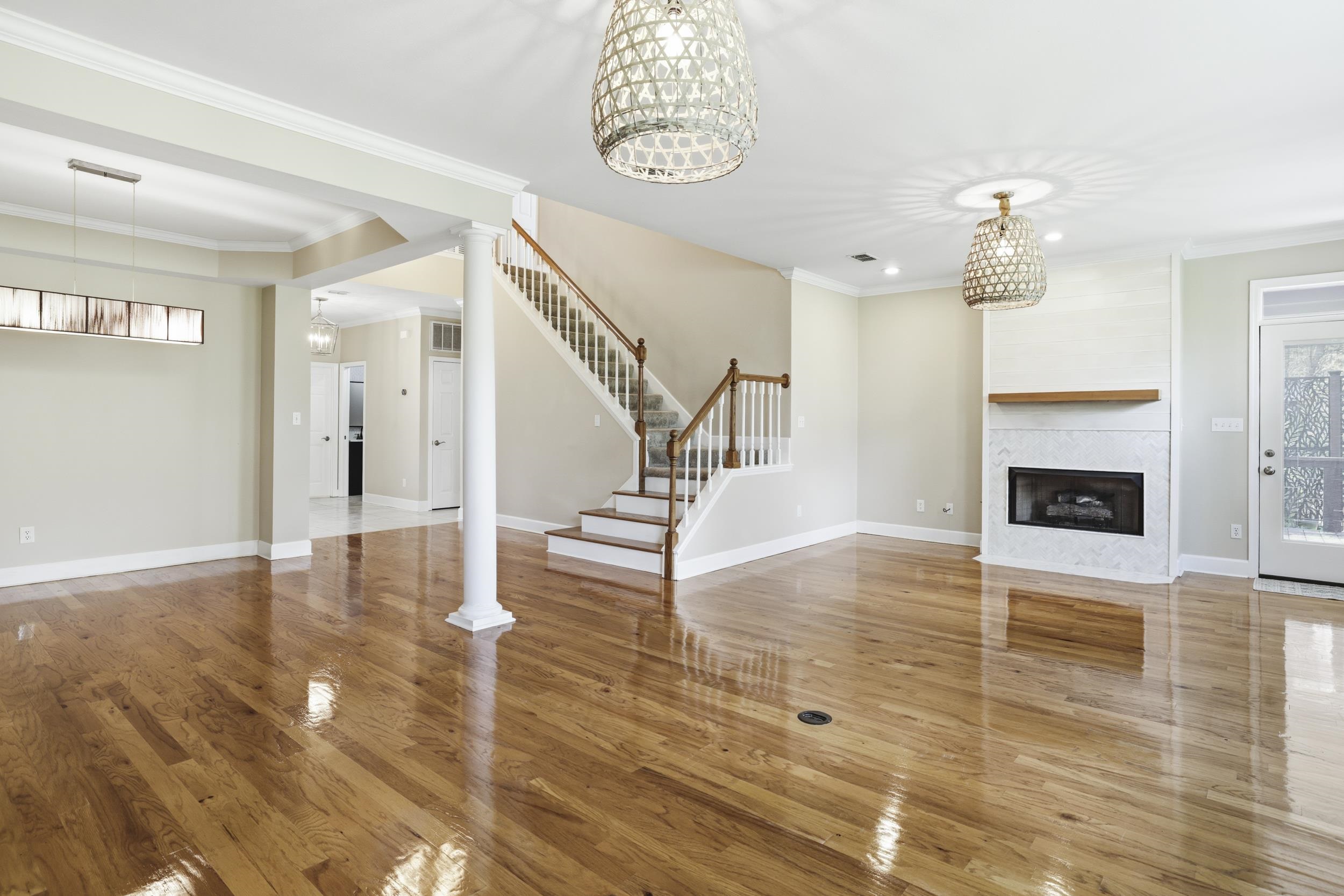 3348 Piping Rock