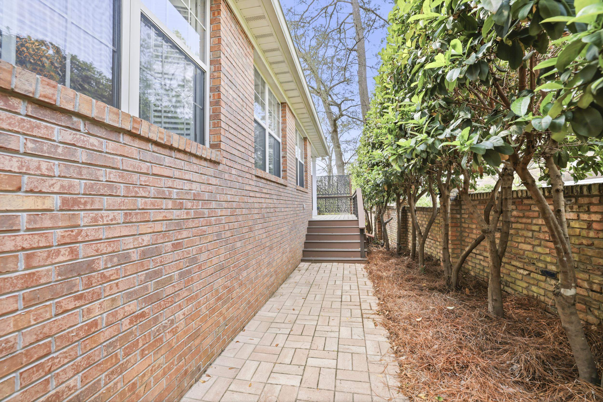 3348 Piping Rock
