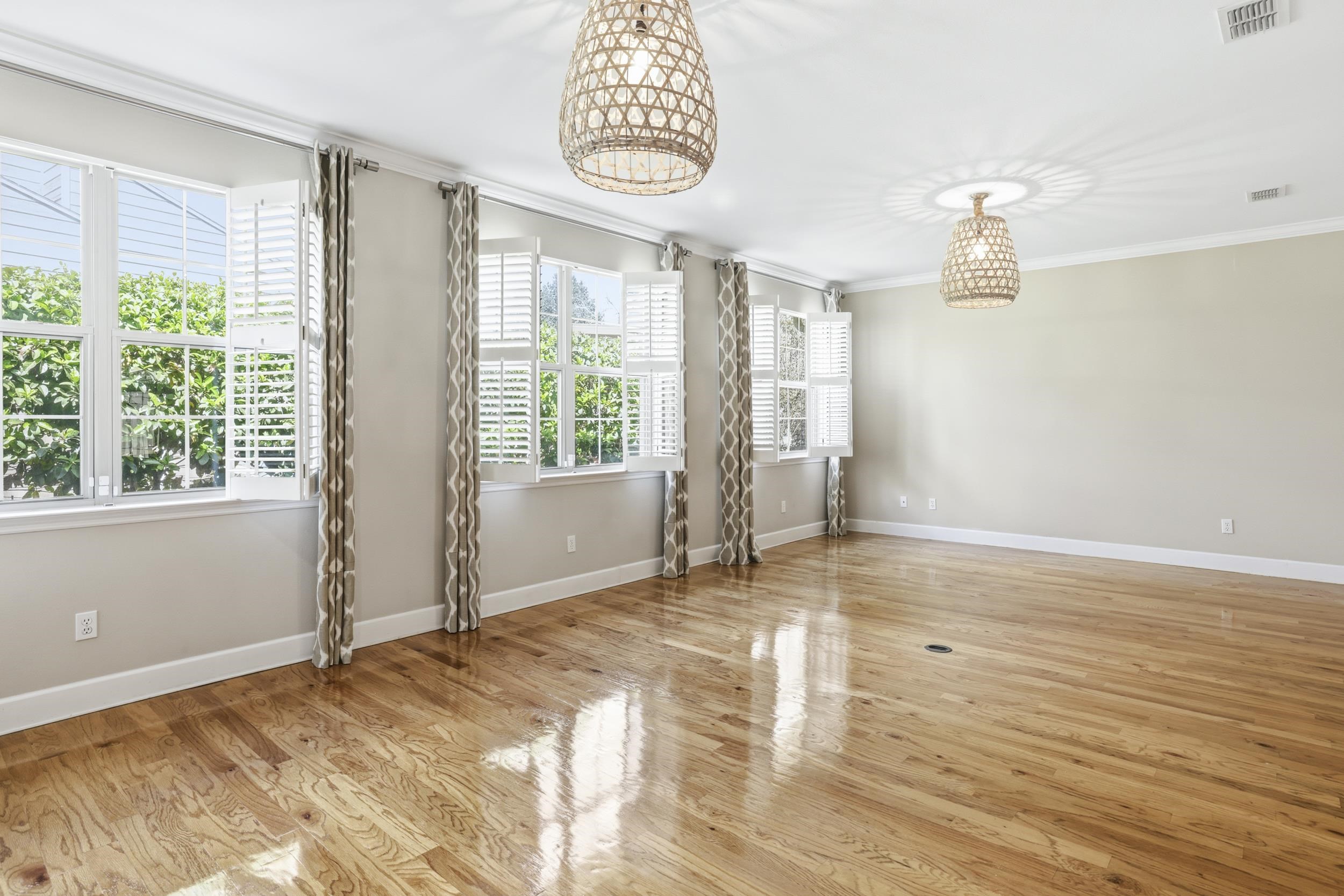 3348 Piping Rock