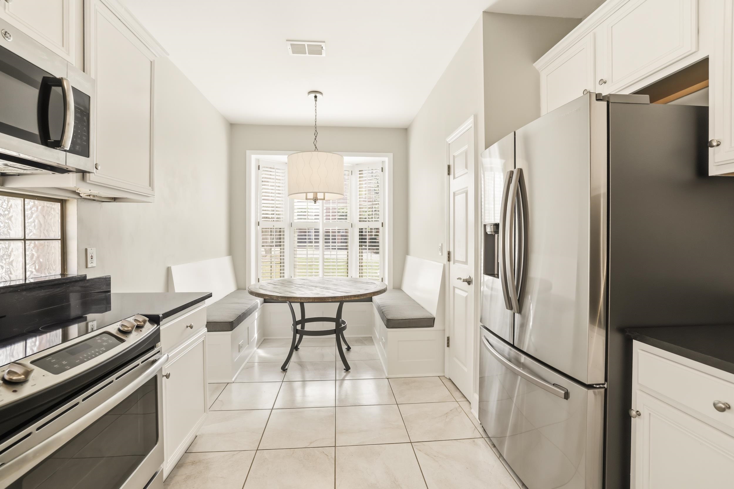3348 Piping Rock