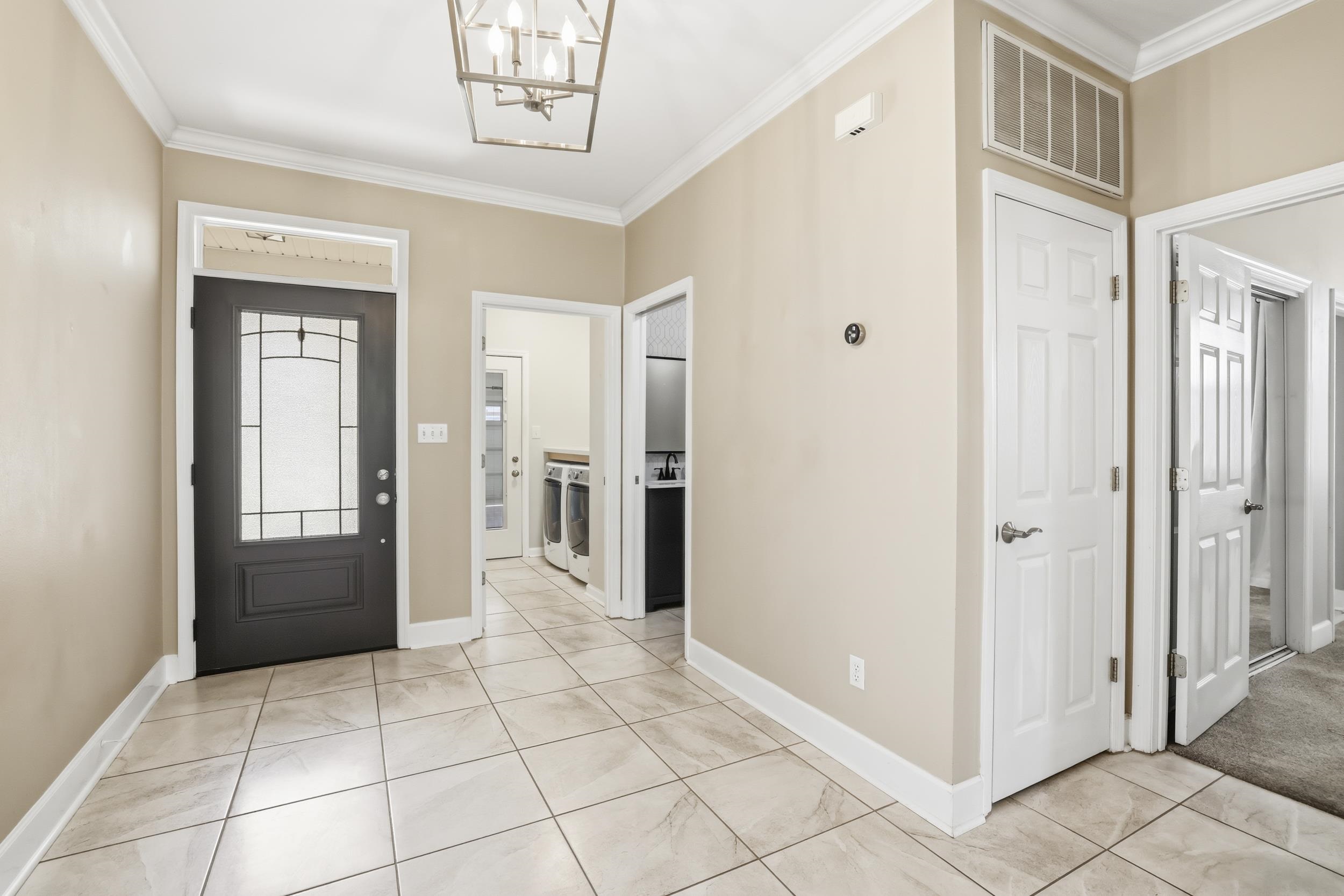 3348 Piping Rock