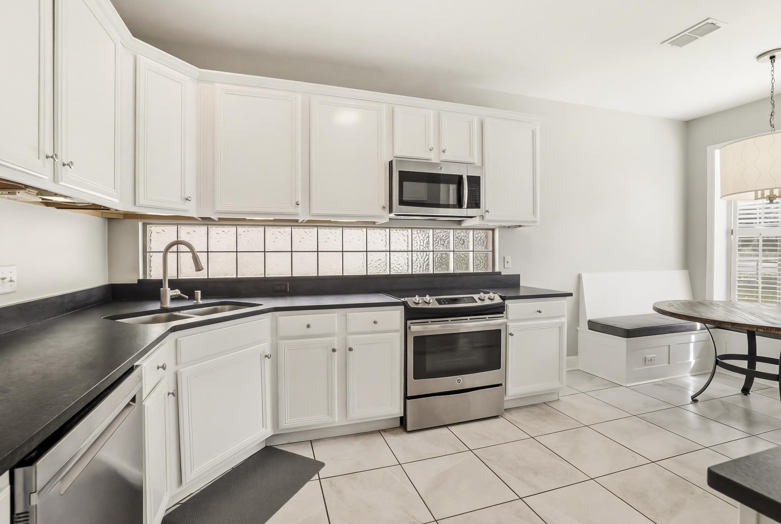 3348 Piping Rock