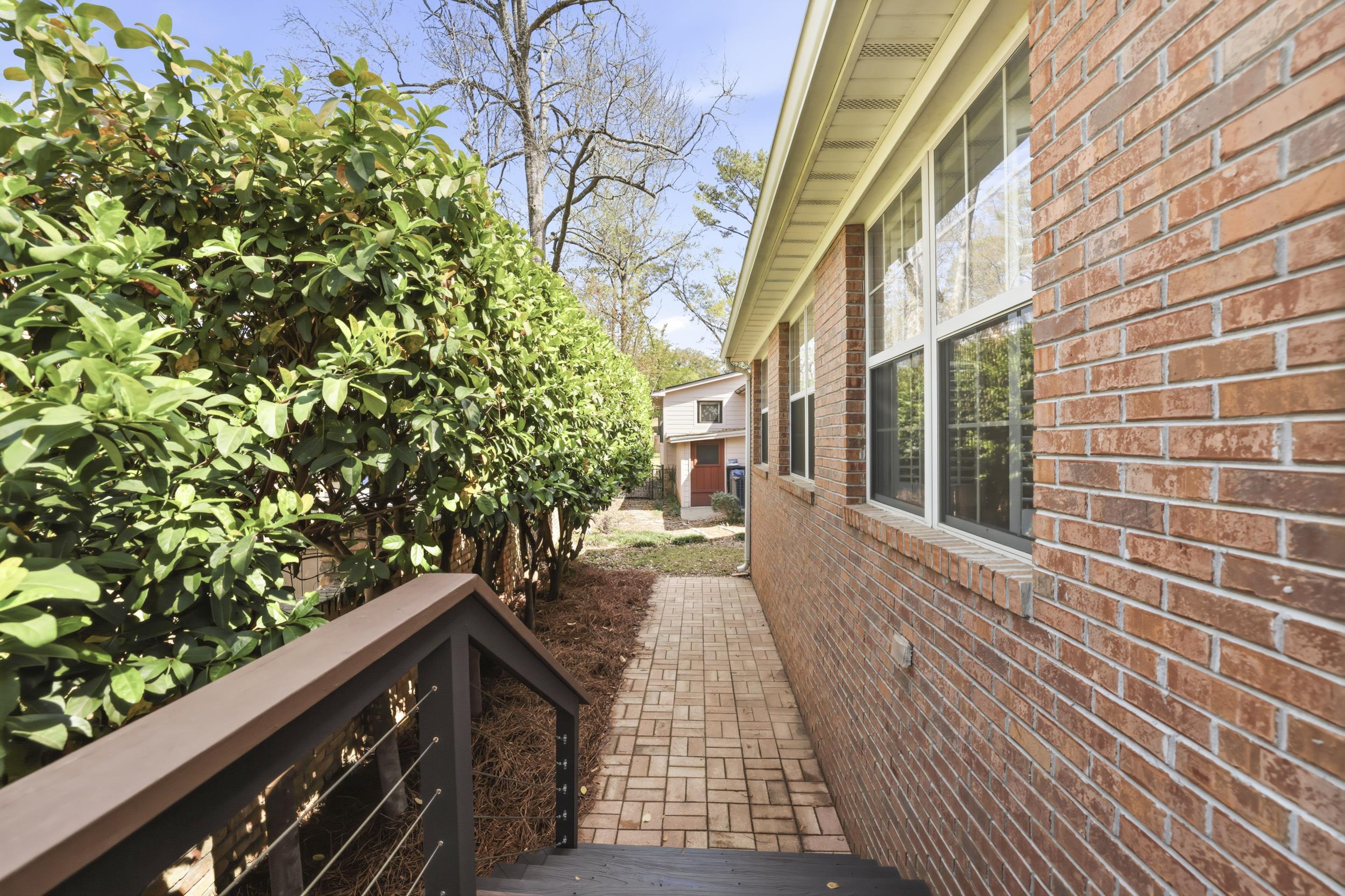 3348 Piping Rock