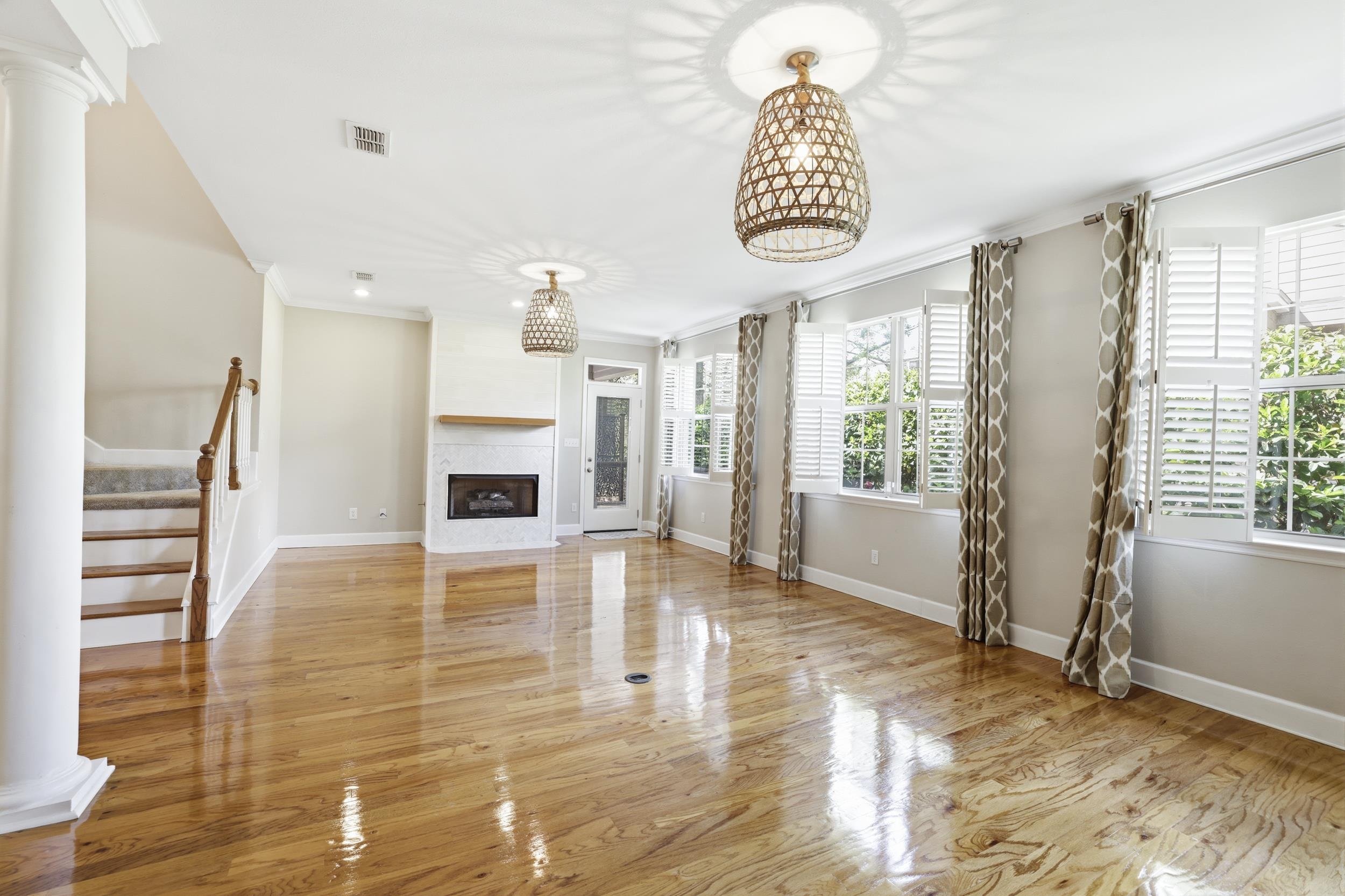 3348 Piping Rock