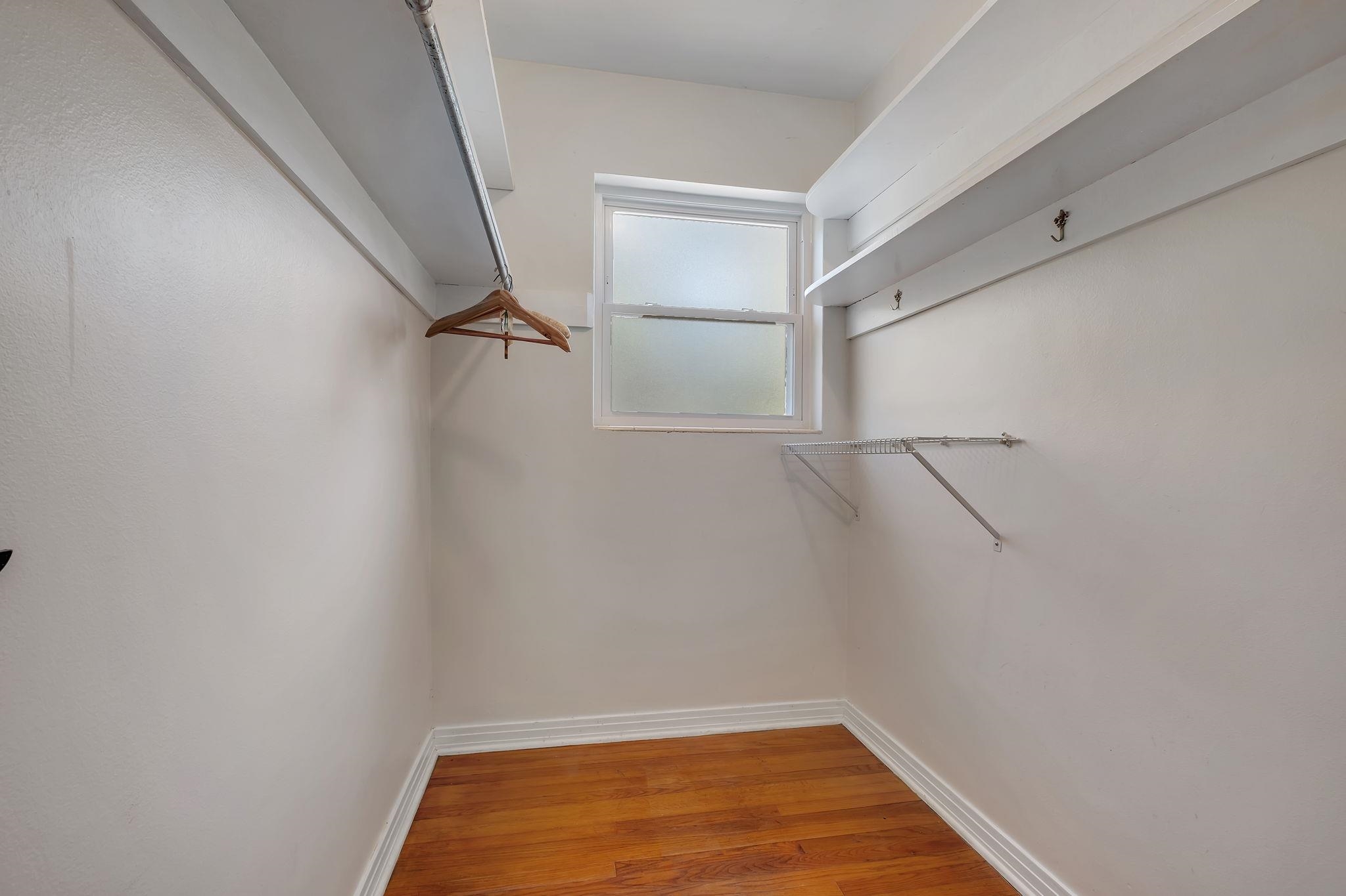 1221 Betton Road