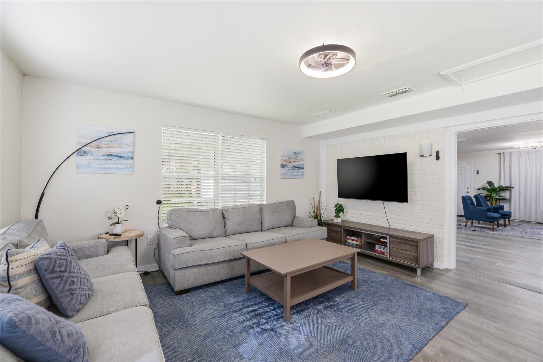 2153 LONGVIEW Drive