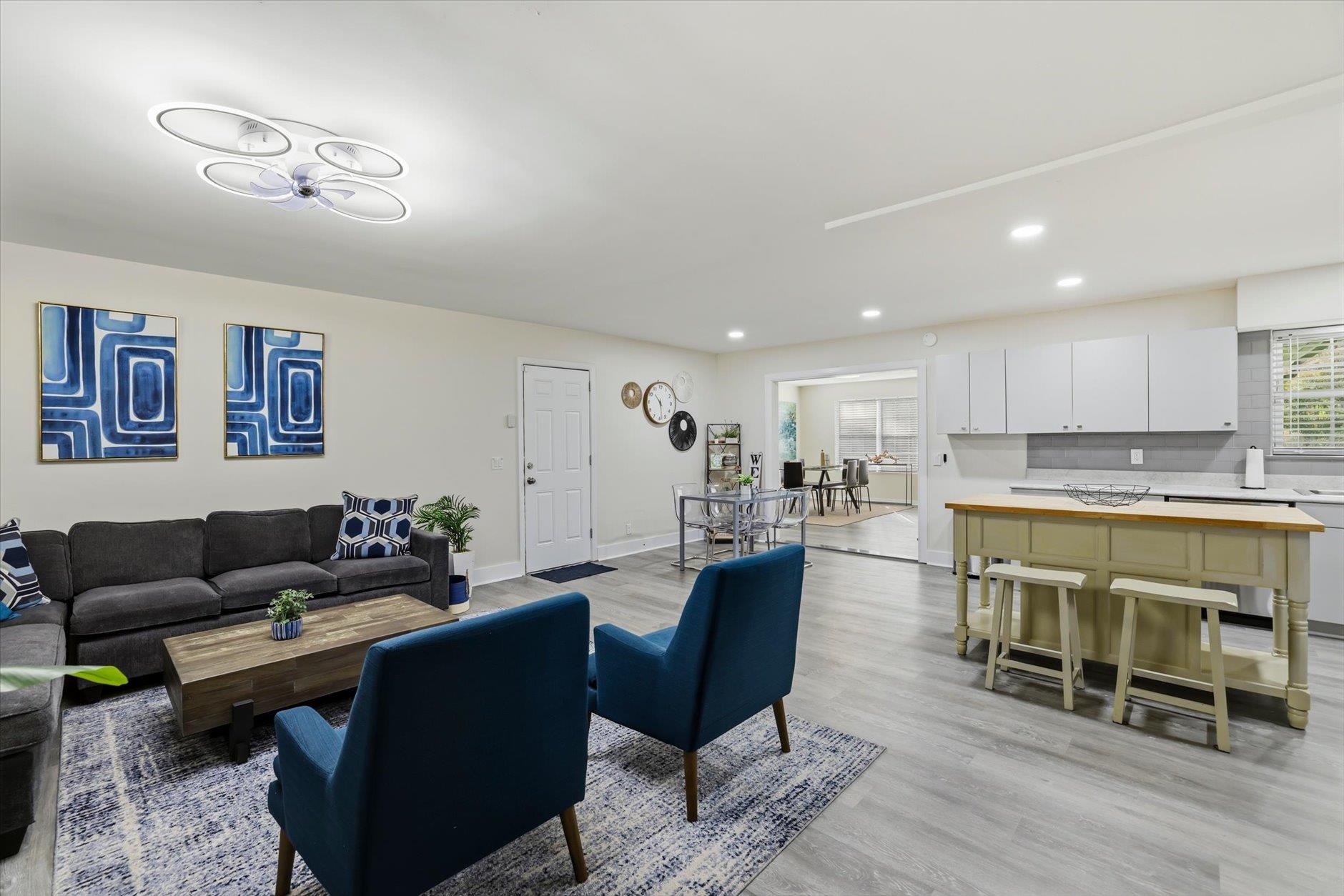 2153 LONGVIEW Drive
