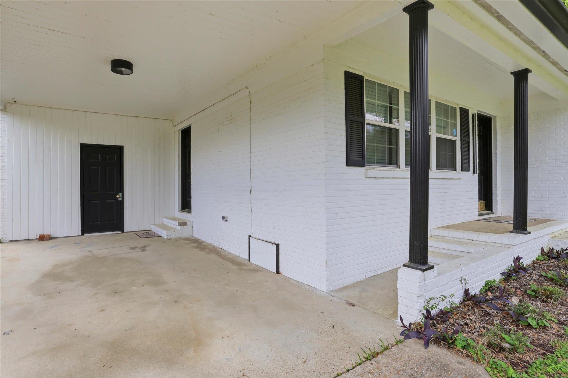 2153 LONGVIEW Drive